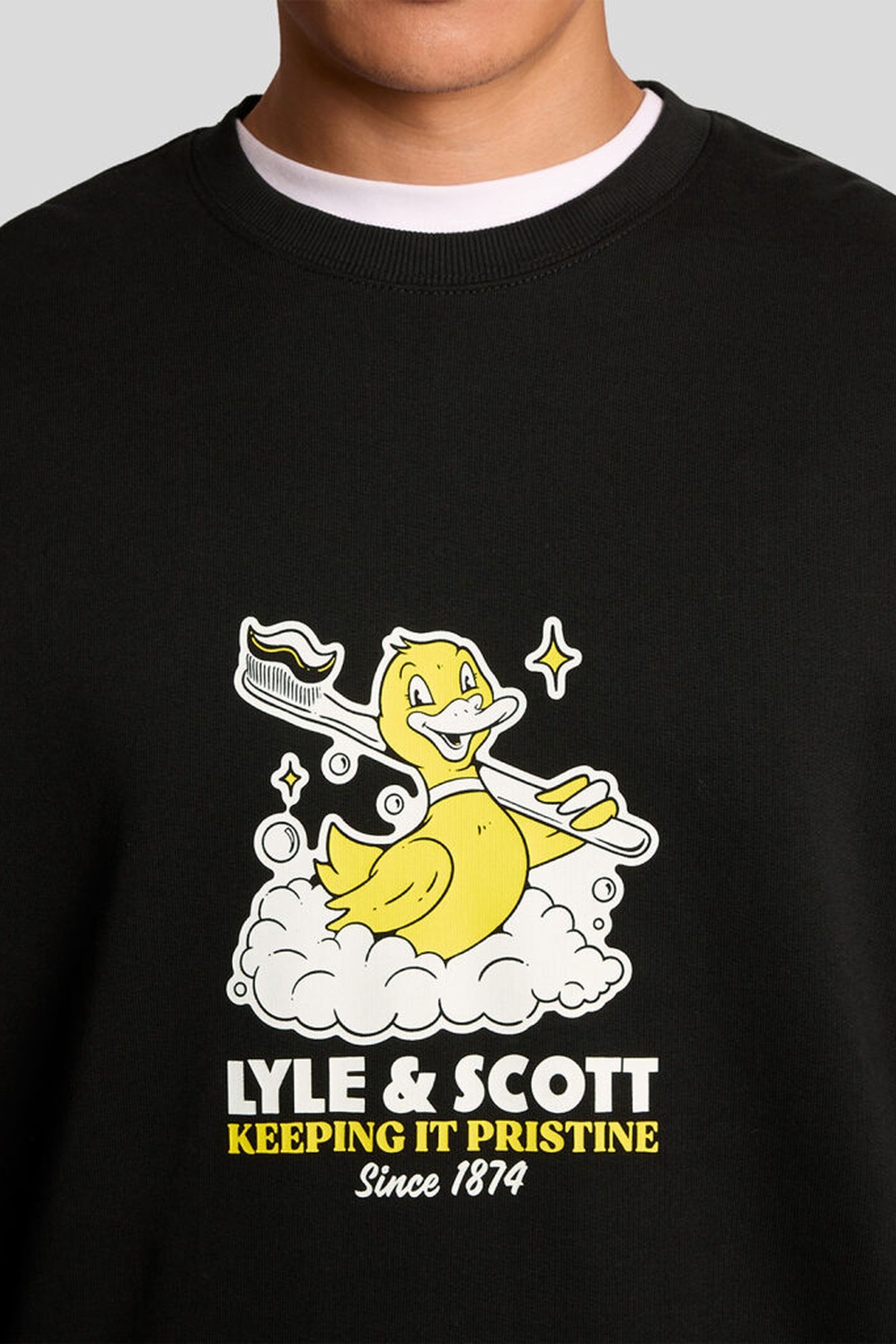RUBBER DUCK GRAPHIC SWEATSHIRT JET BLACK 5