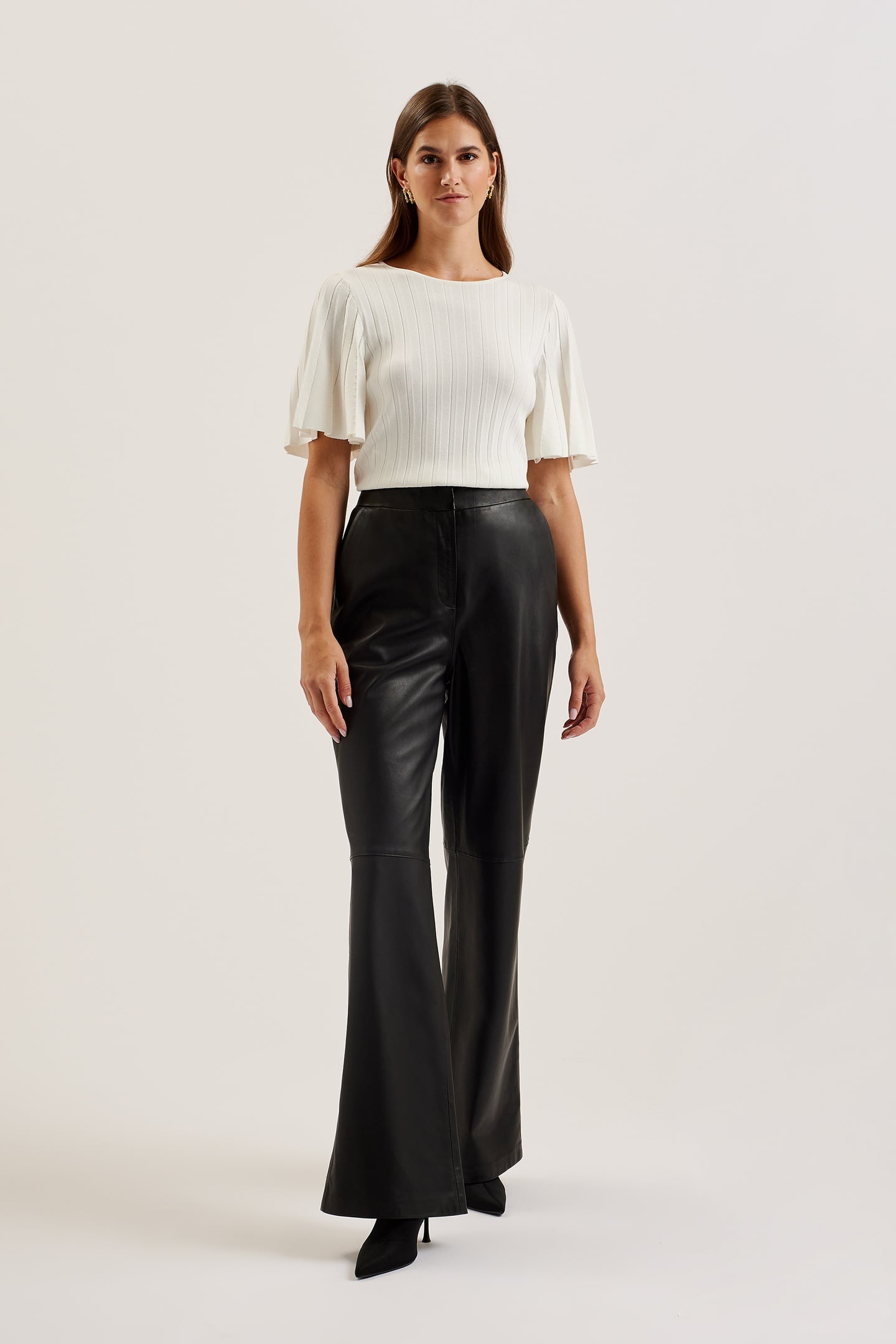 IIVANNA CREW NECK FLUTED SLEEVE KNIT IVORY 3