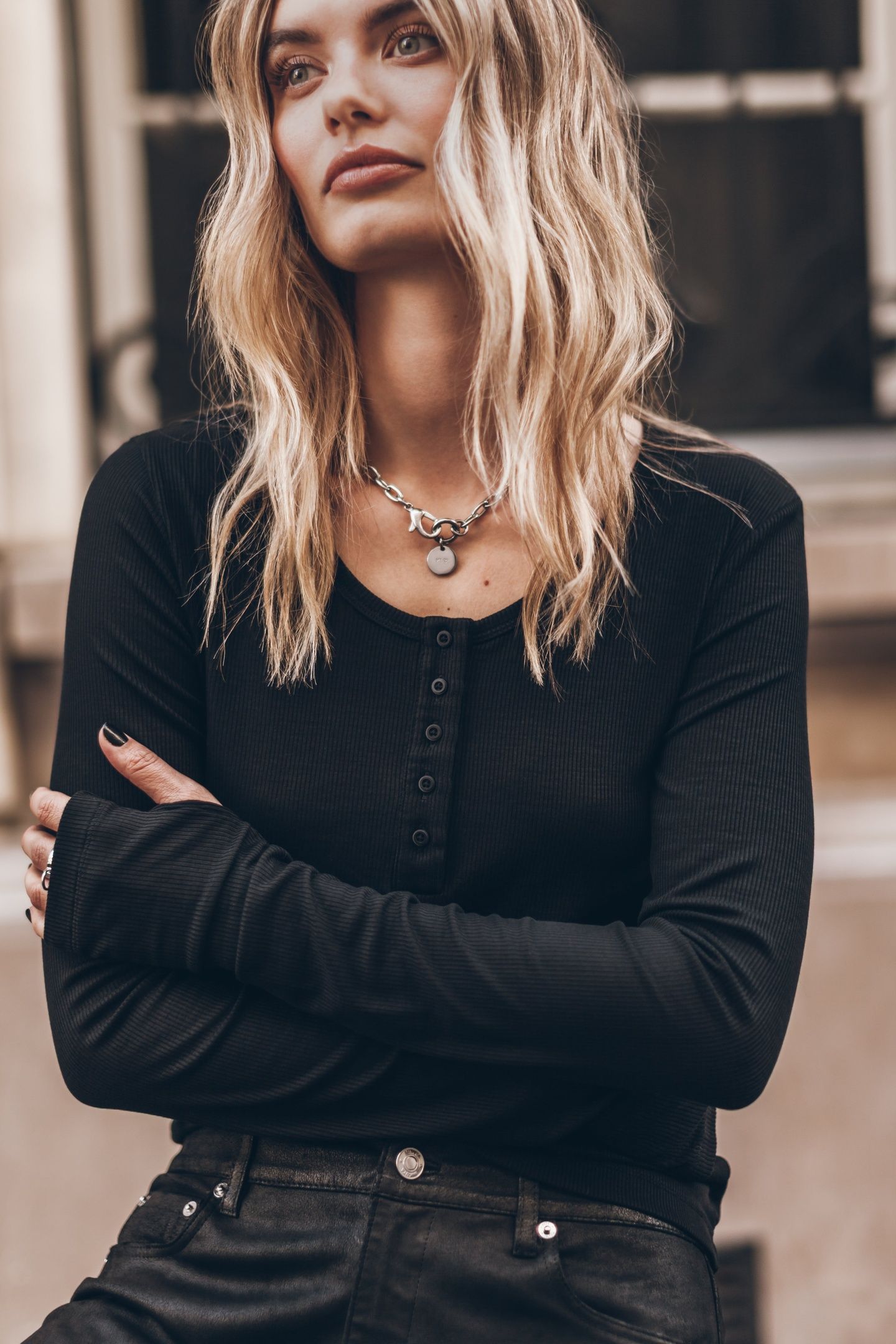 THE BLACK BUTTONED RIBBED LONGSLEEVE 3