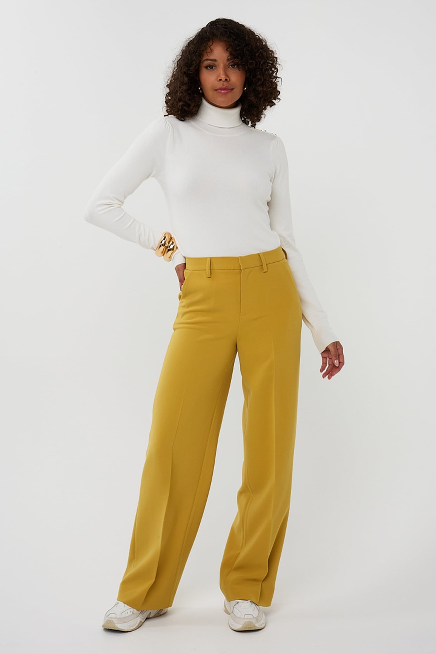 SWEATER SHLDR BUTTON COL BASIC KNIT OFF WHITE 1
