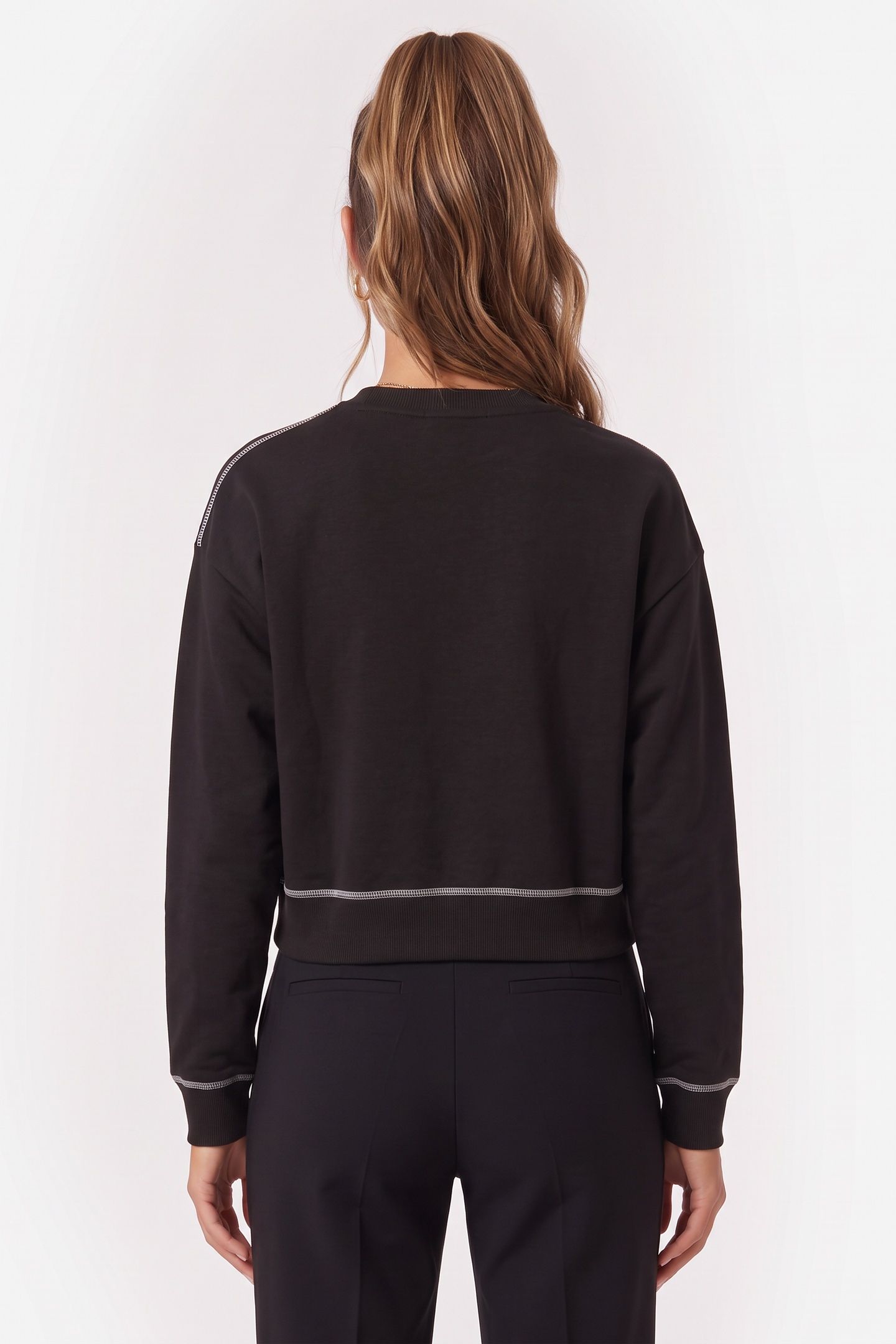 CHEST ARTWORK SWEATSHIRT BLACK 2
