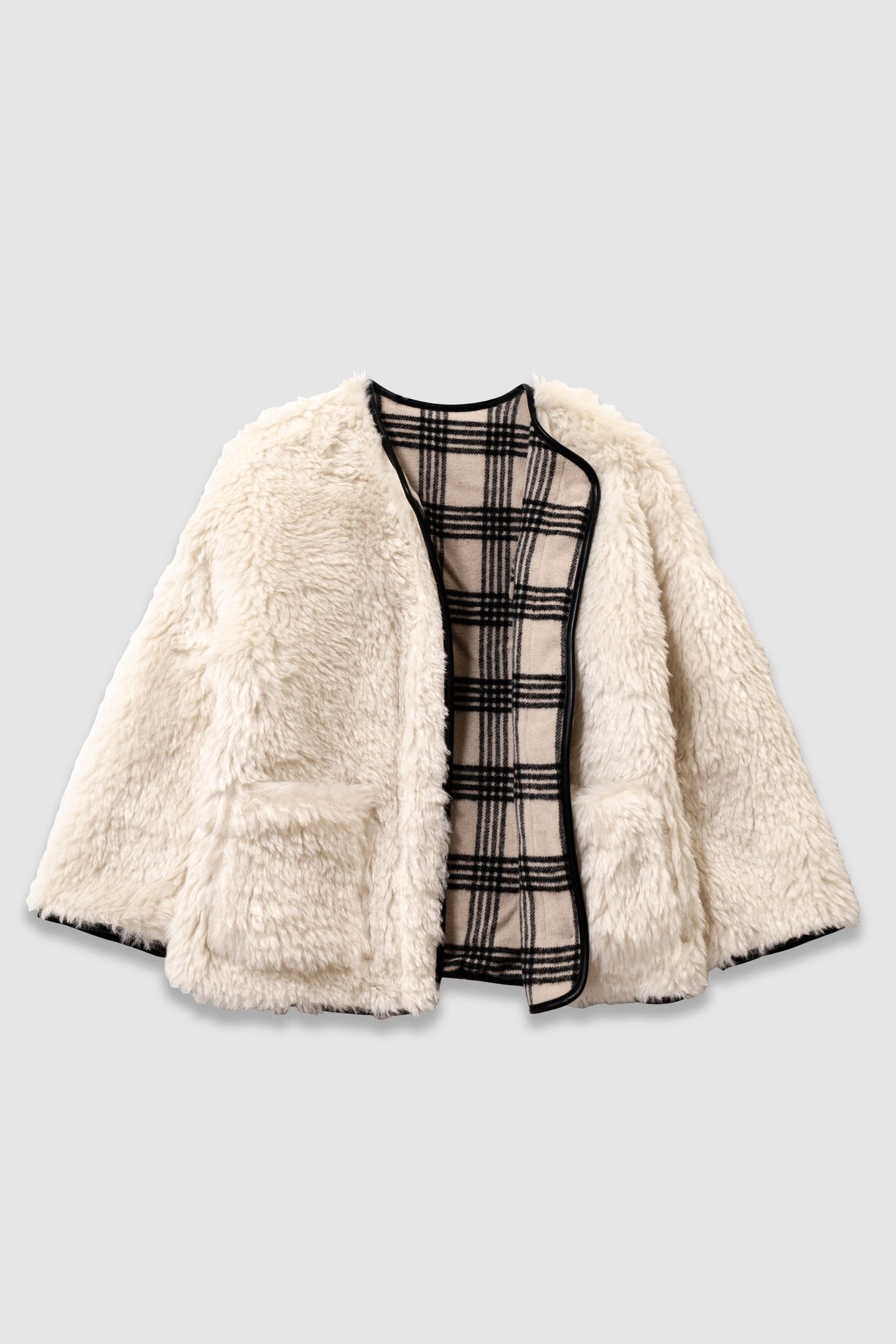 GIRLS’ BEIGE CHECK AND SHERPA REVERSIBLE COAT 3