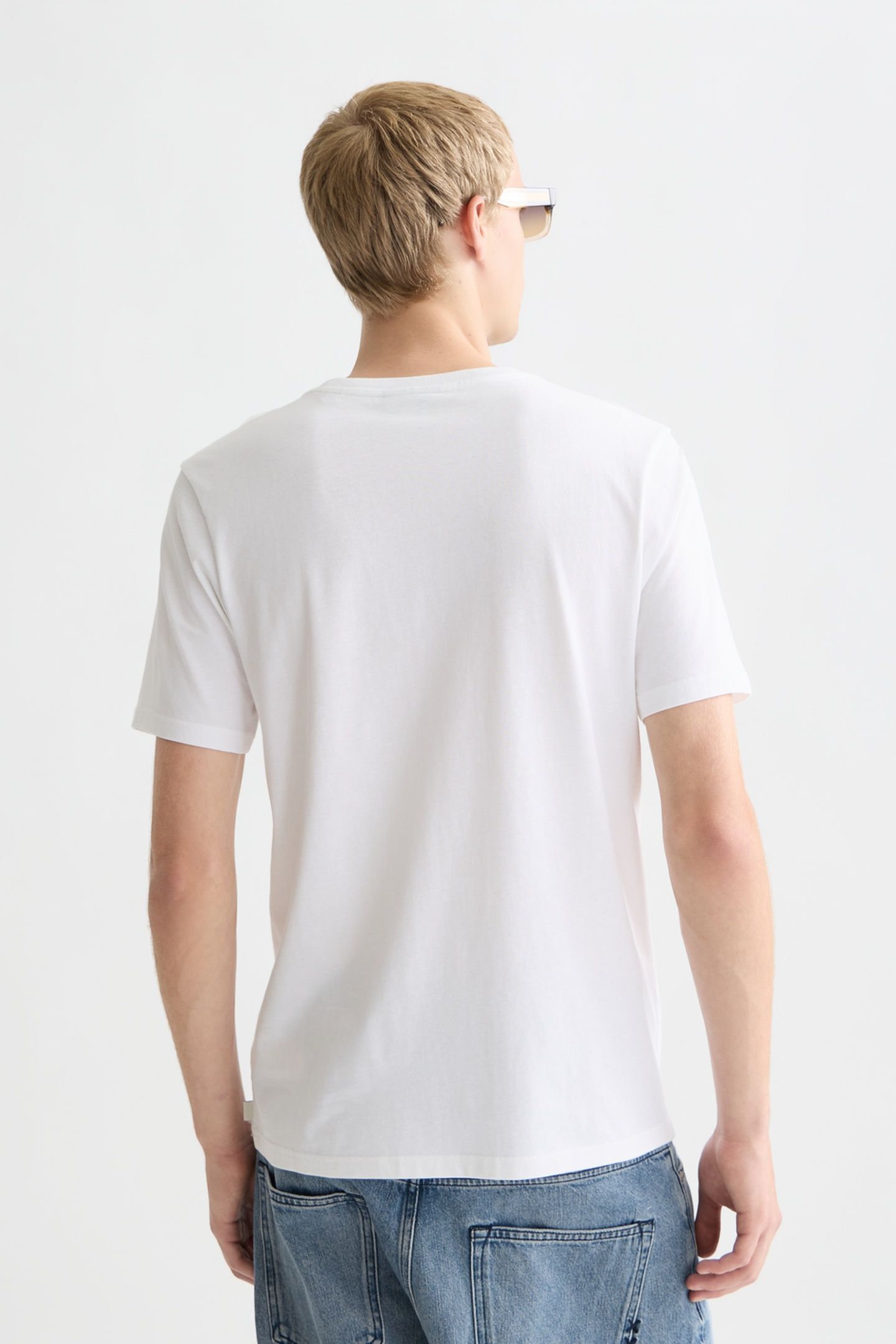 LEFT CHEST ARTWORK REGULAR-FIT T-SHIRT WHITE/PASTEL 2