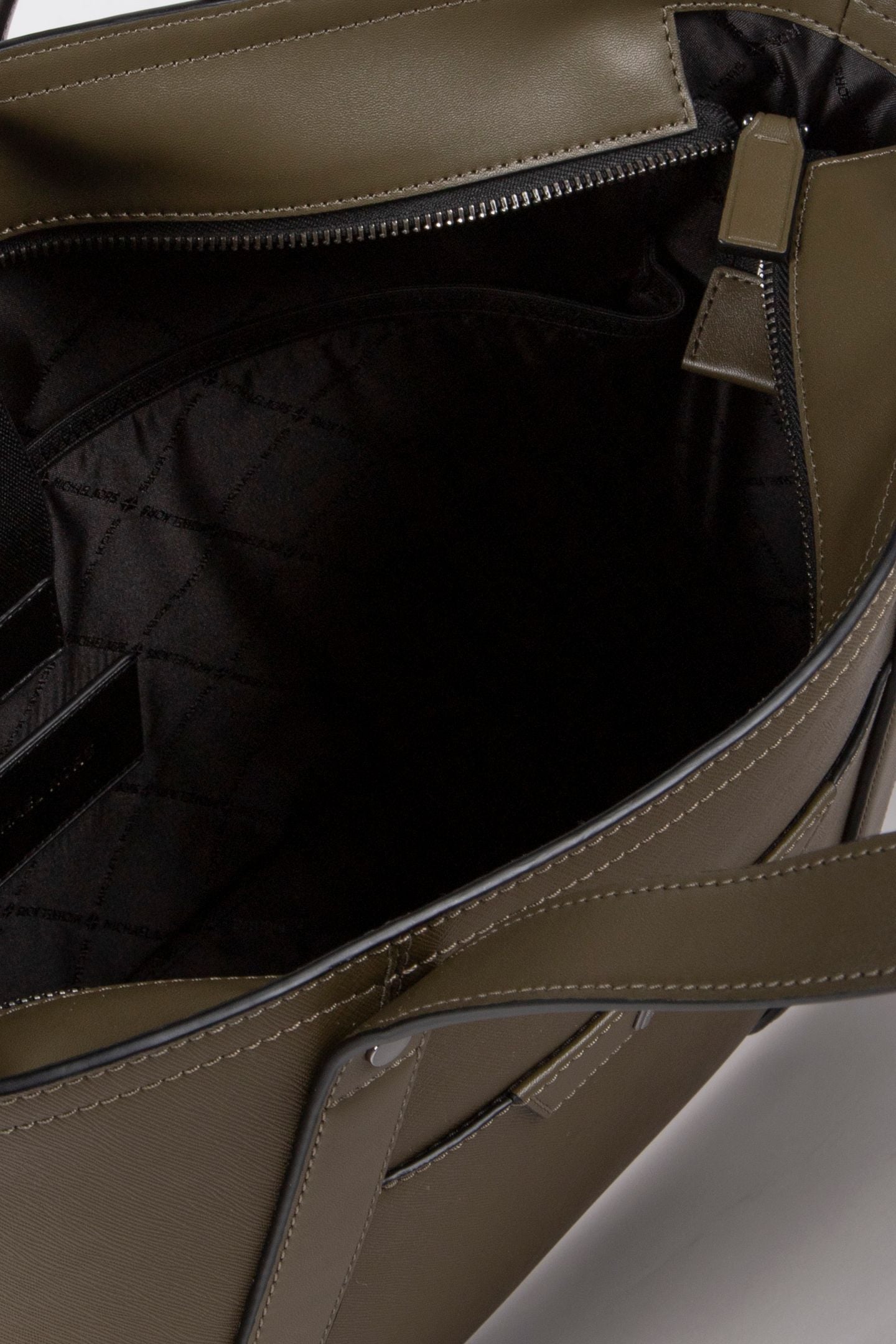 COMMUTER POCKET TOTE OLIVE 5