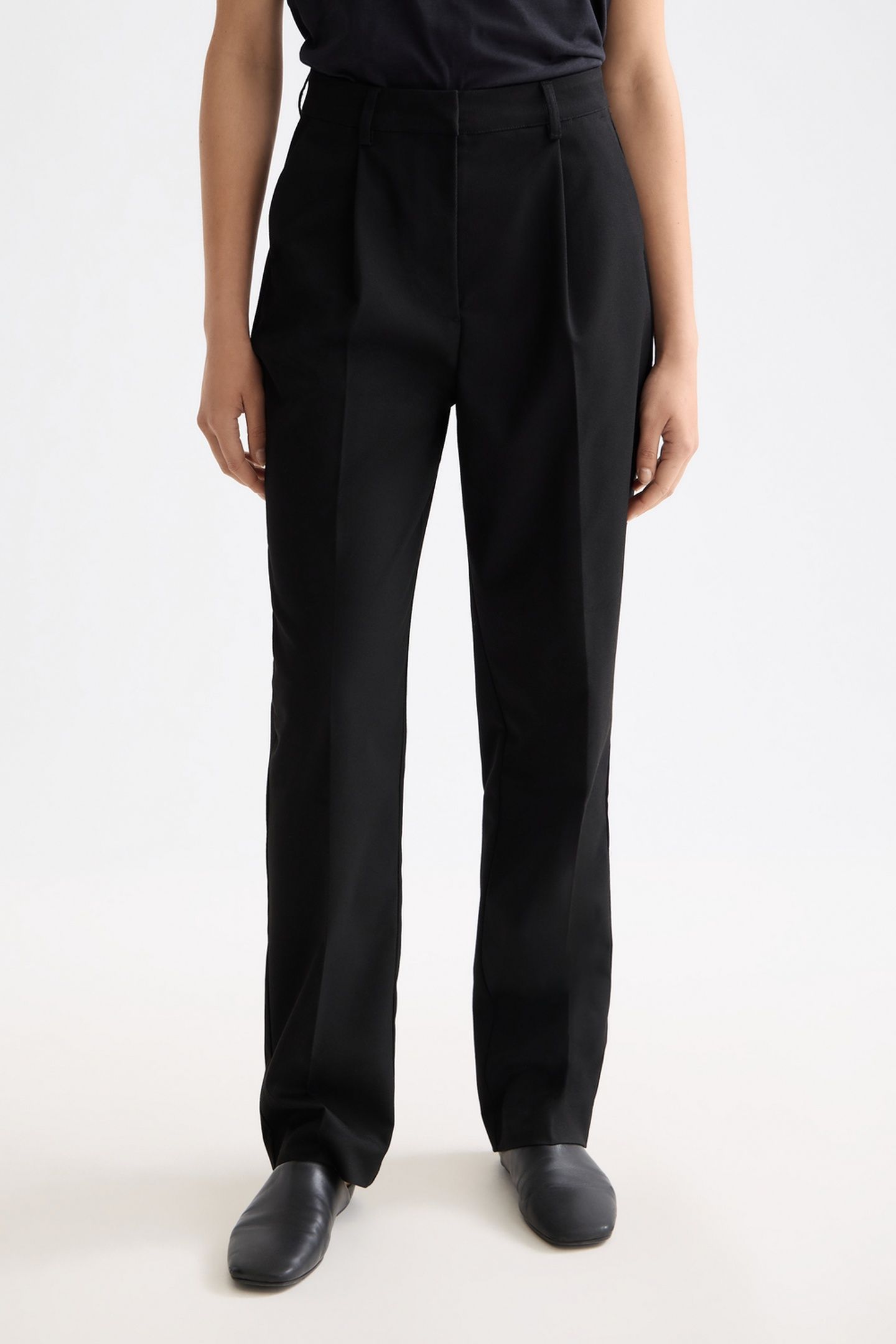 ROBYN HIGH RISE RELAXED GABARDINE TAPERED PANT METEORITE 1