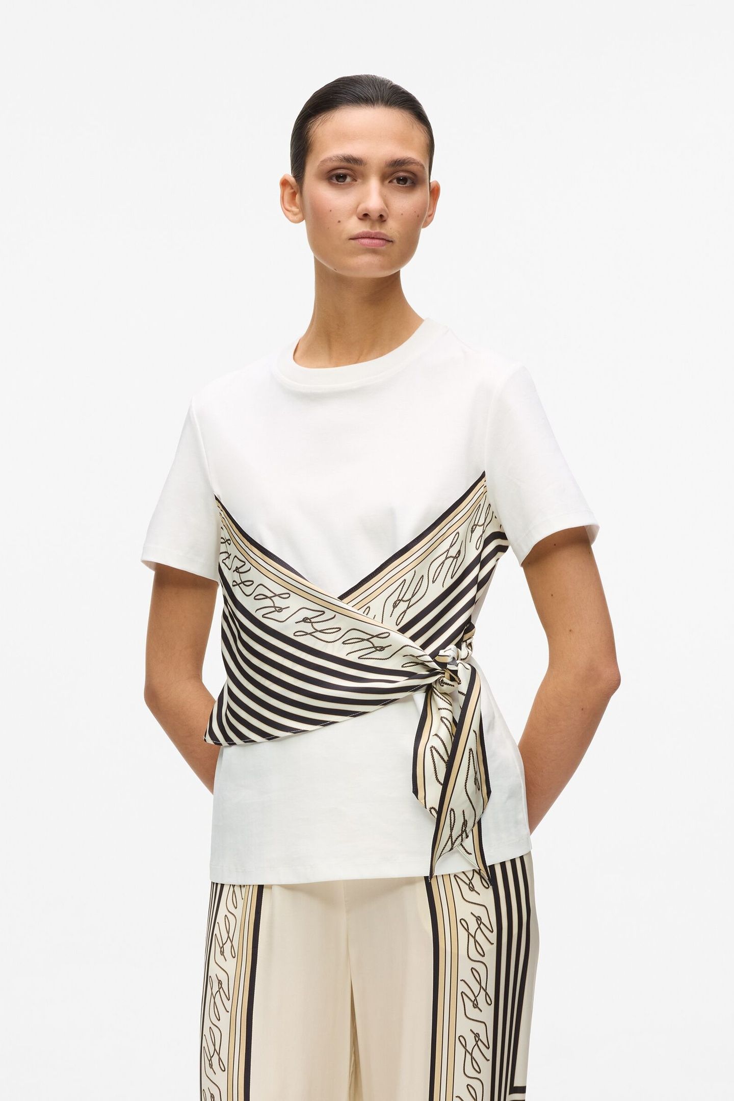 SCARF PRINT DETAIL T-SHIRT CANNOLI CREAM 1