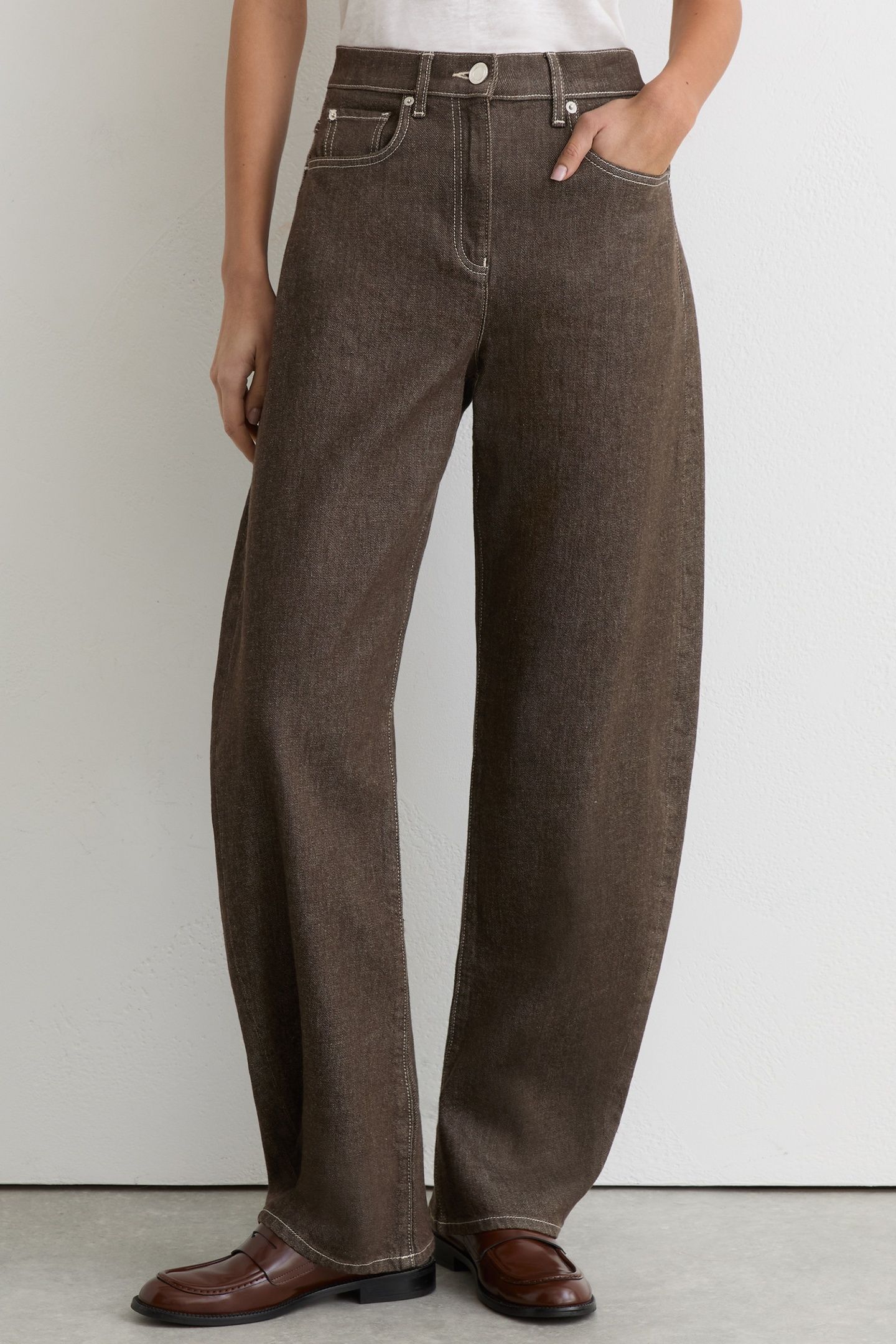 BARREL LEG JEAN BROWN 1