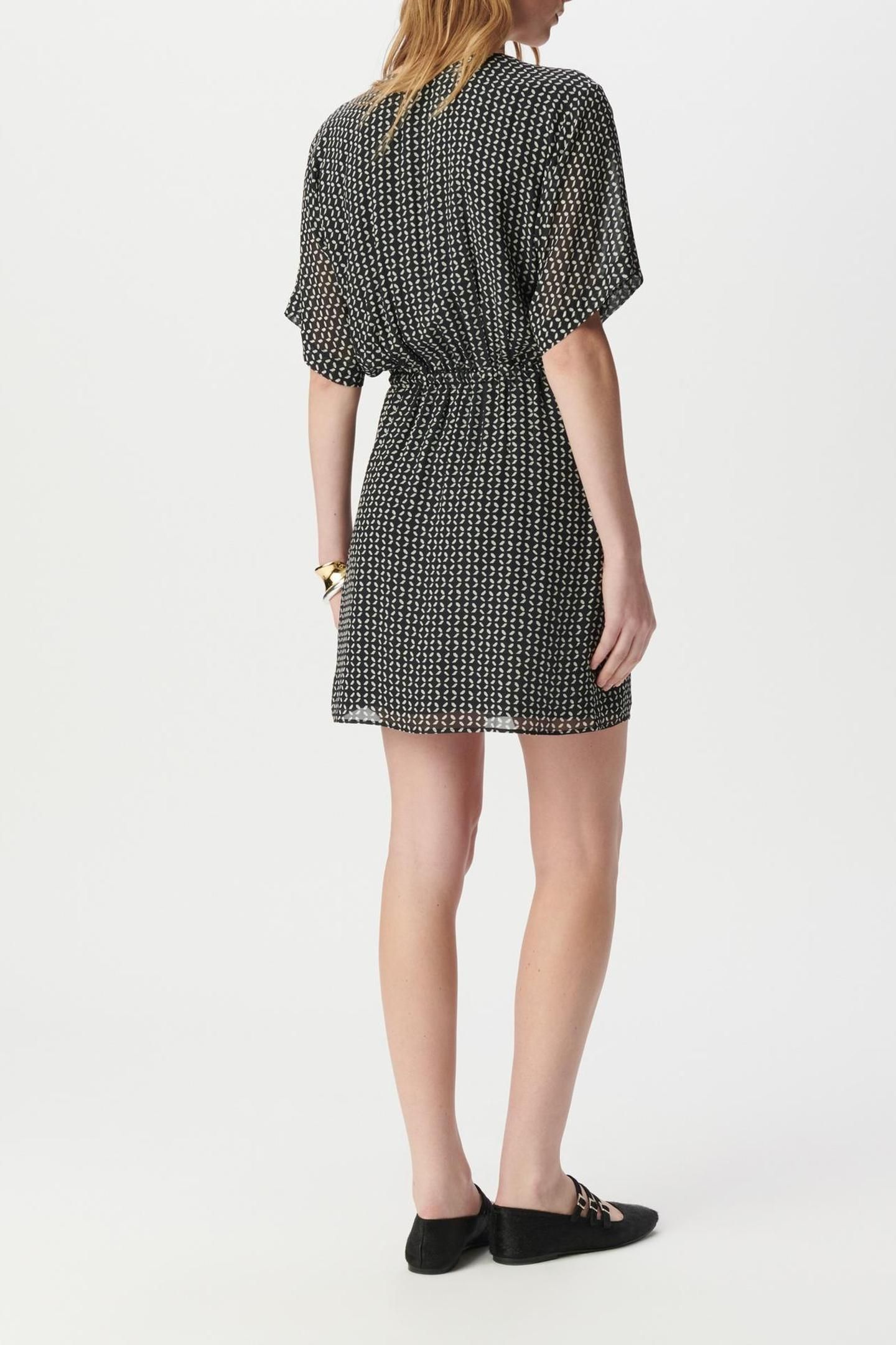 BLACK FLUID DRESS WITH GEOMETRIC PRINT 2