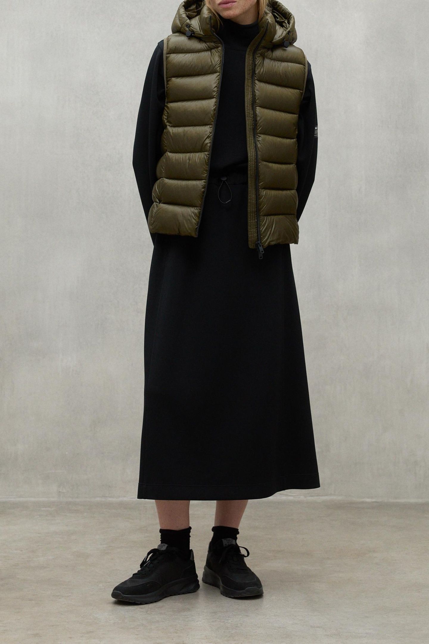 AORAKIALF VEST DARK OLIVE 3