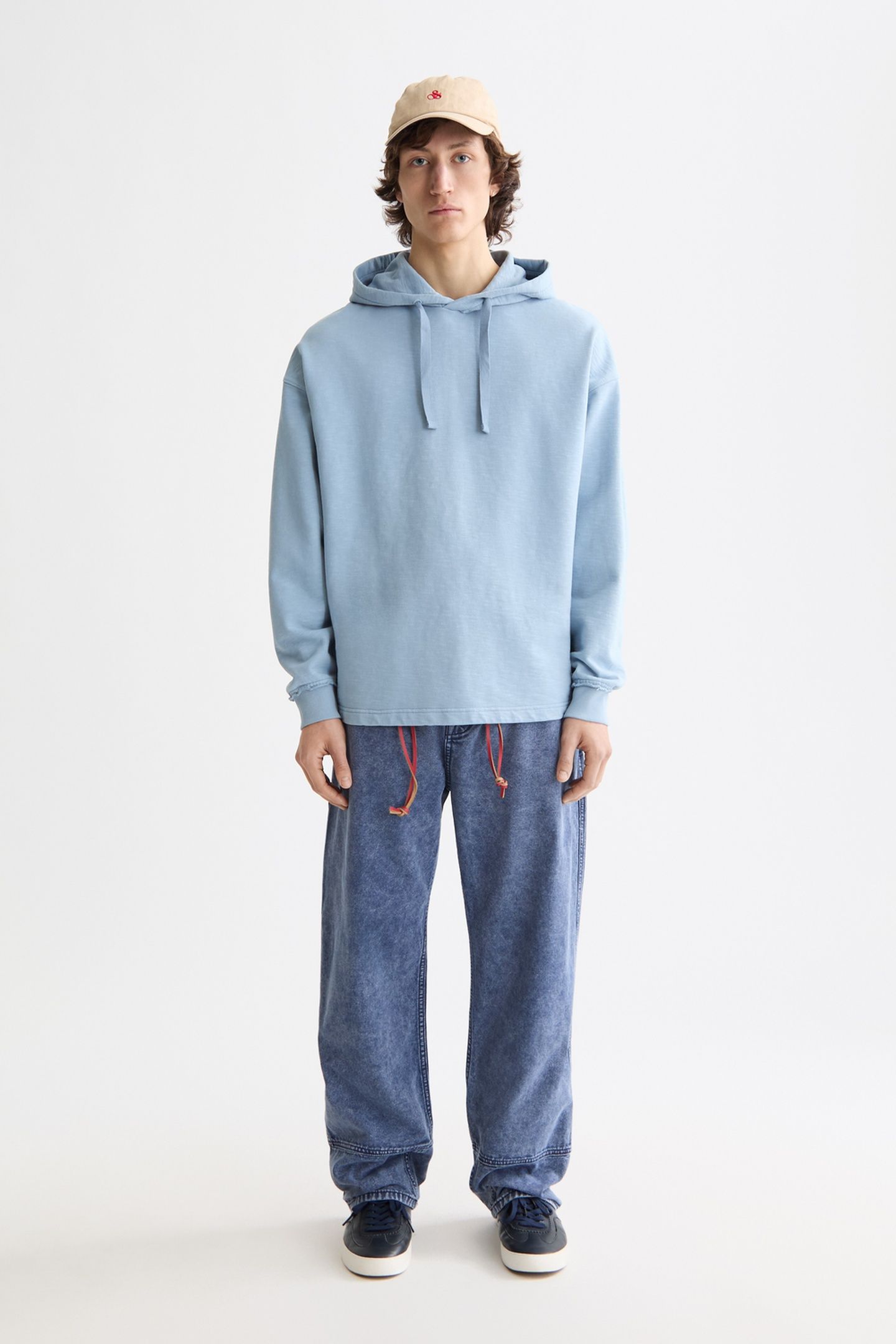 SEASONAL CORE - 3 CROSSES GARMENT-DYED HOODIE FADED DENIM 4