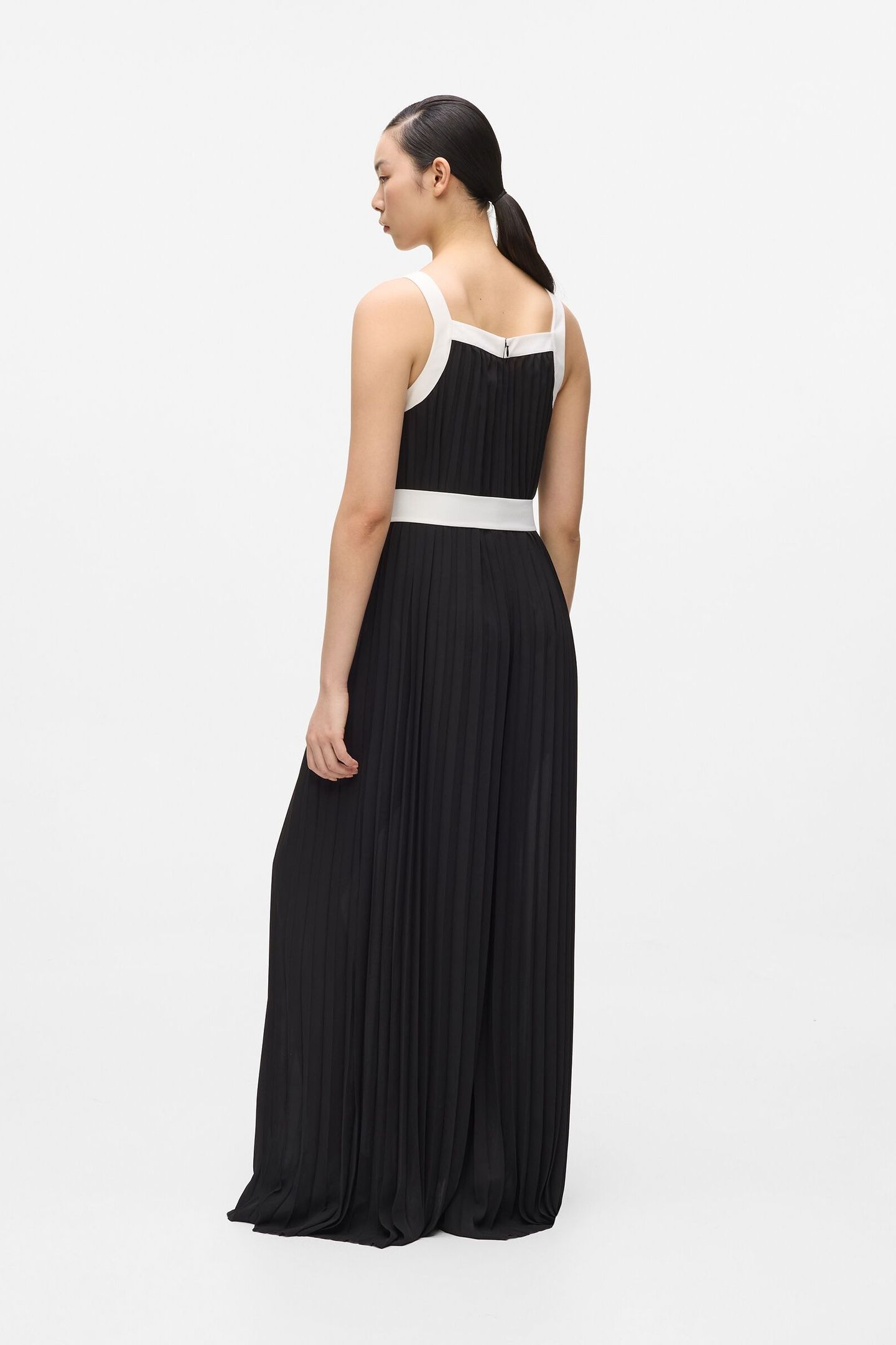 PLEATED JUMPSUIT BLACK 3