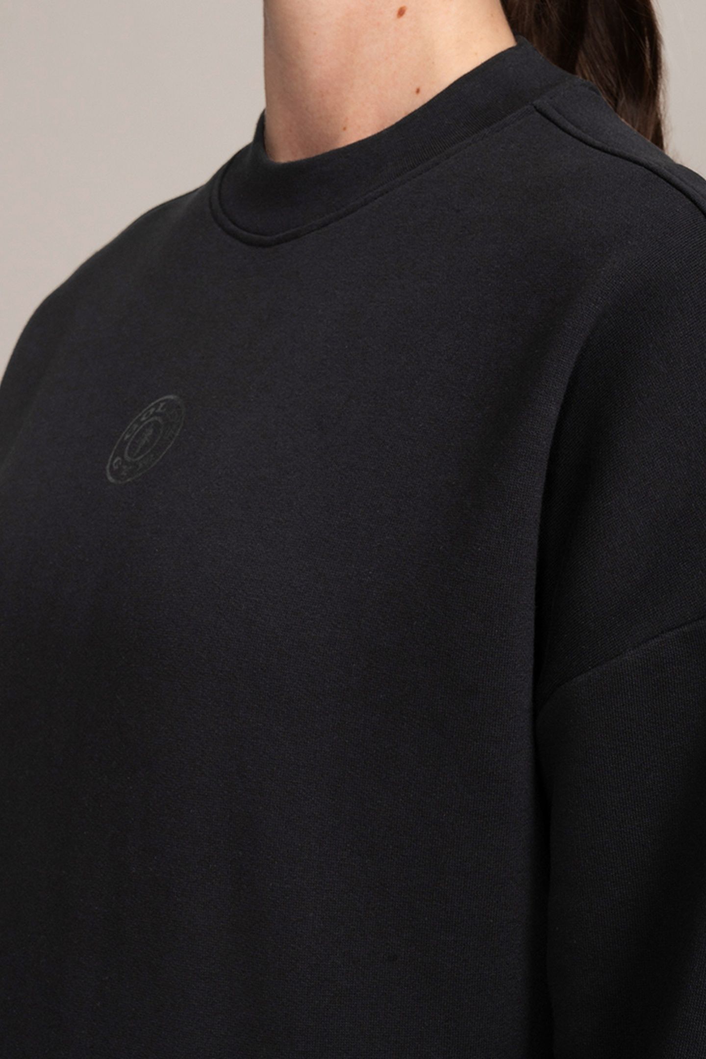 LADIES CLASSIC SWEATER BLACK 5