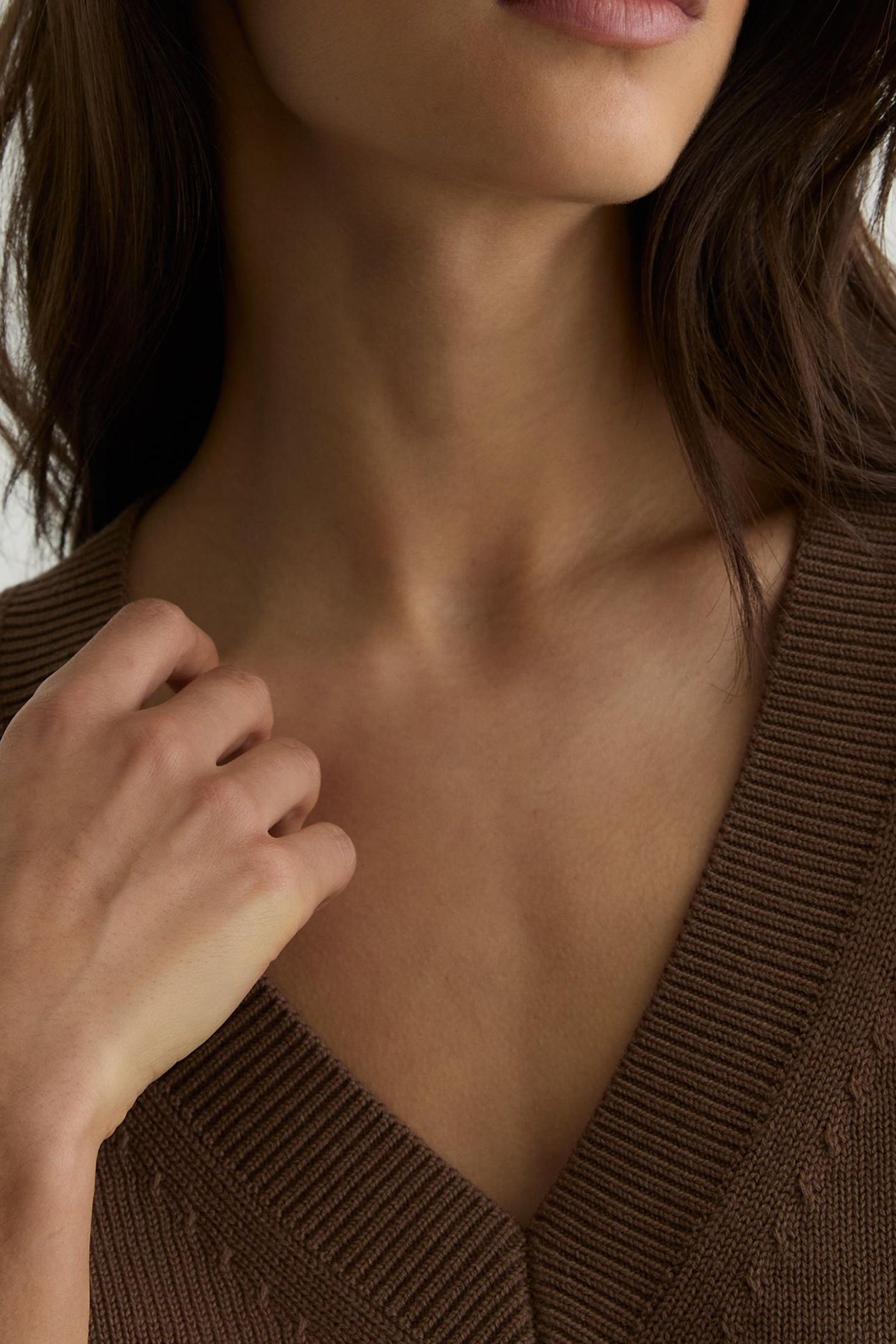 KNIT V NECK TOP TAUPE NEUTRAL 5