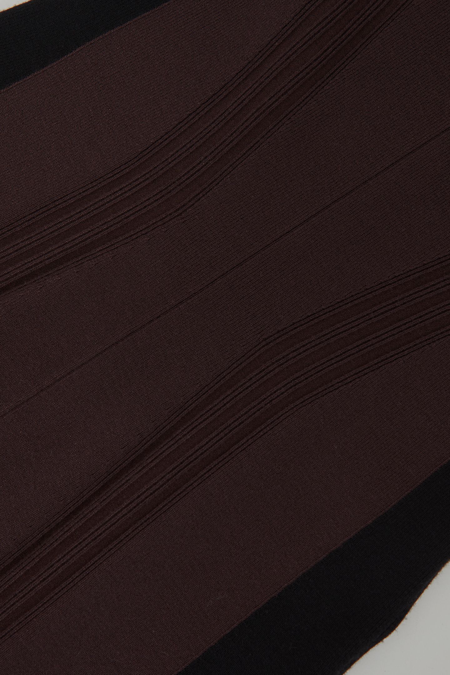 BELTED FLUTED KNITTED MIDI DRESS PLUM PURPLE/BLACK 5