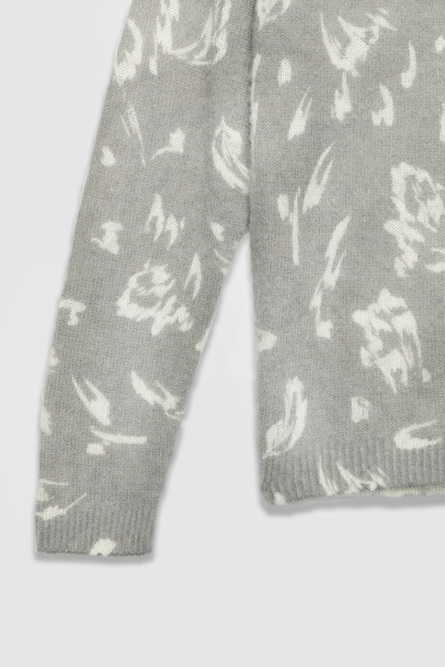 GREY WINTER SWEATER WITH ECRU TACHIST PRINT 6
