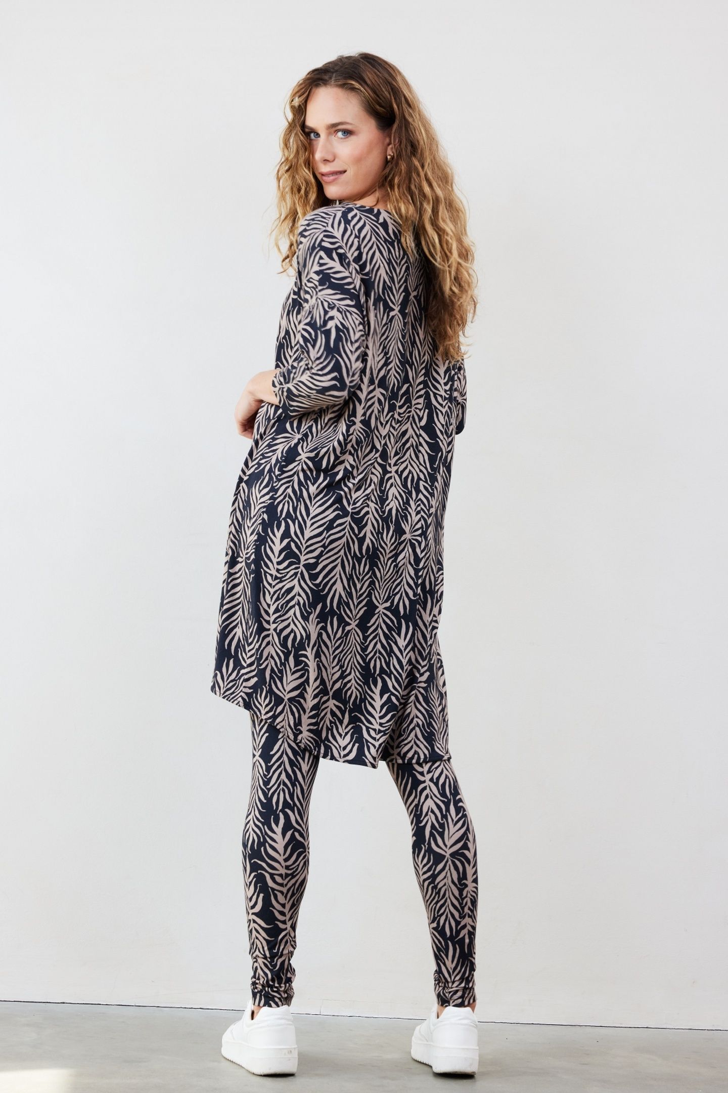 EASY LOOSE DRESS PRINT BLACK PALM LEAVES PRINT 2