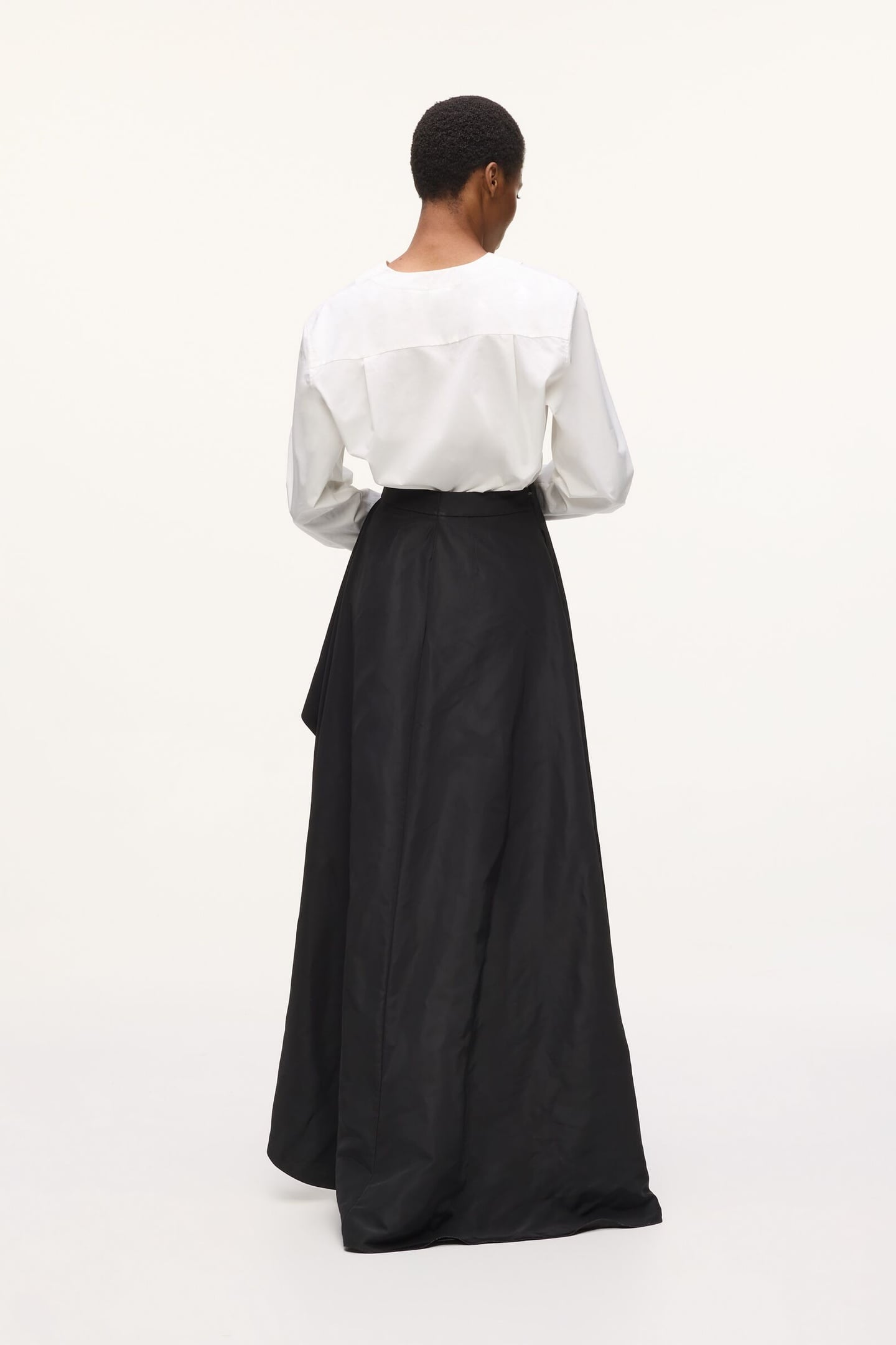 STUDIO RUFFLE SKIRT BLACK 3