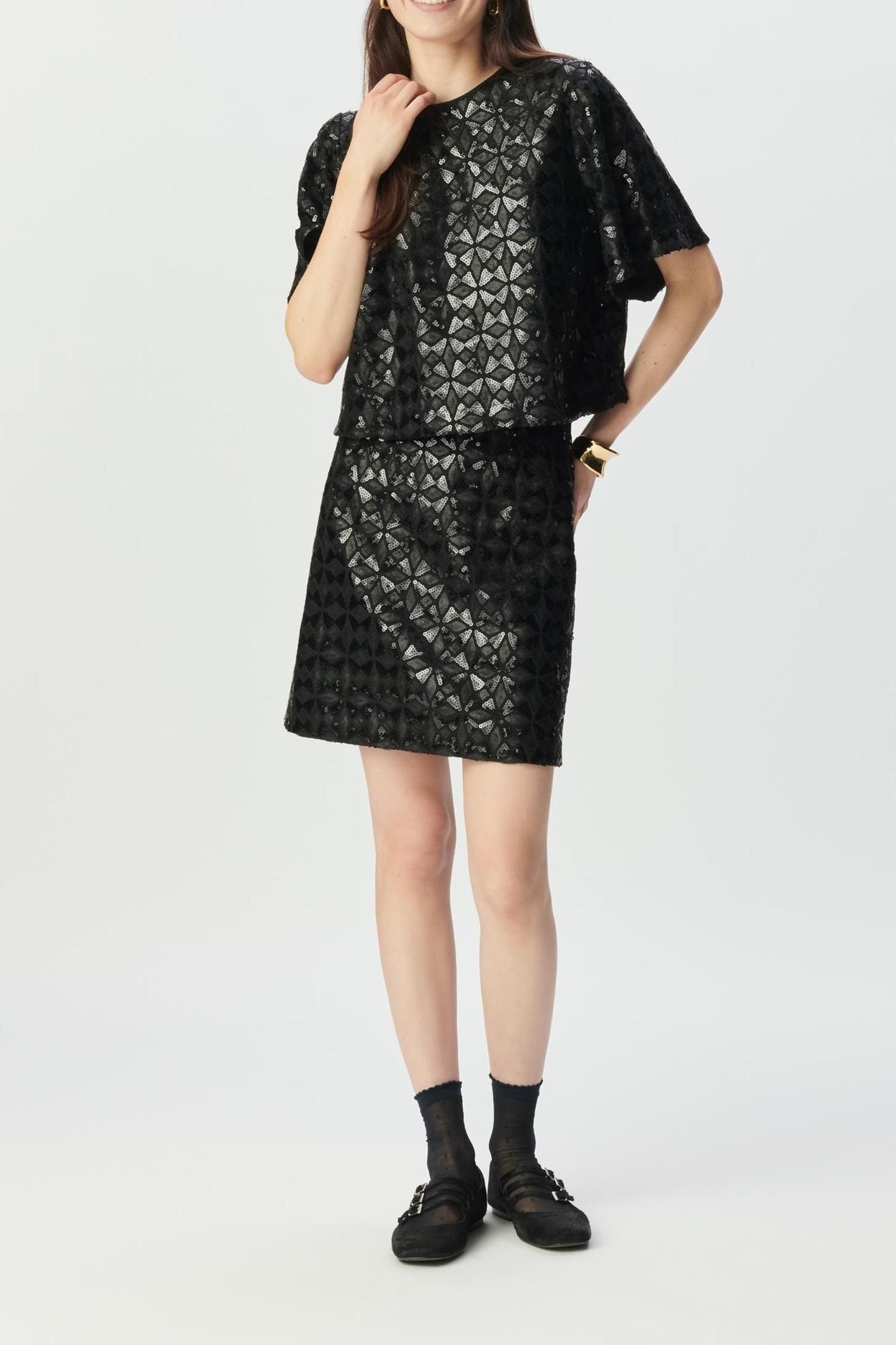 BLACK SKIRT WITH GRAPHIC SEQUIN EMBROIDERY 1