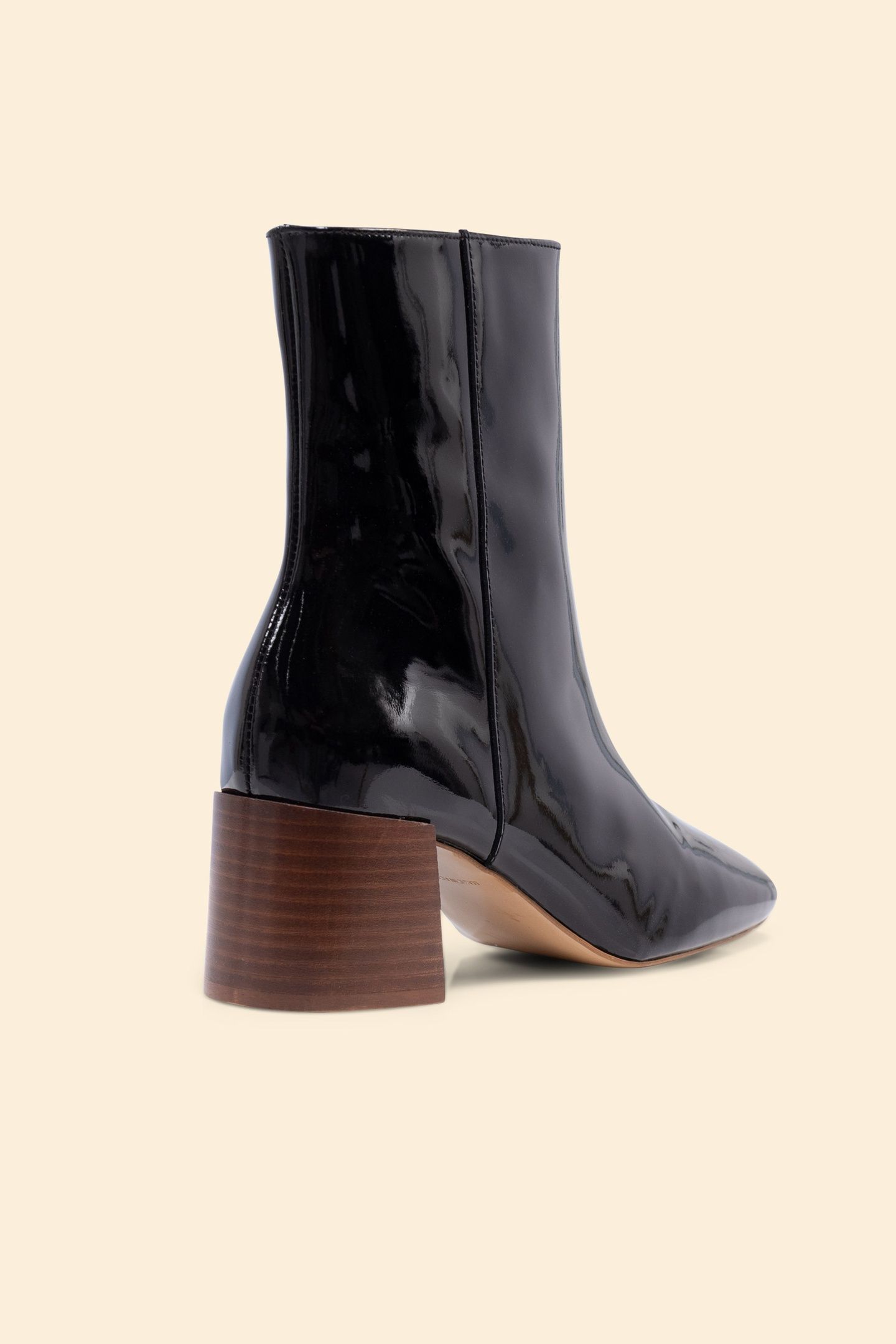 BLACK PATENT LEATHER HEELED BOOTS 2