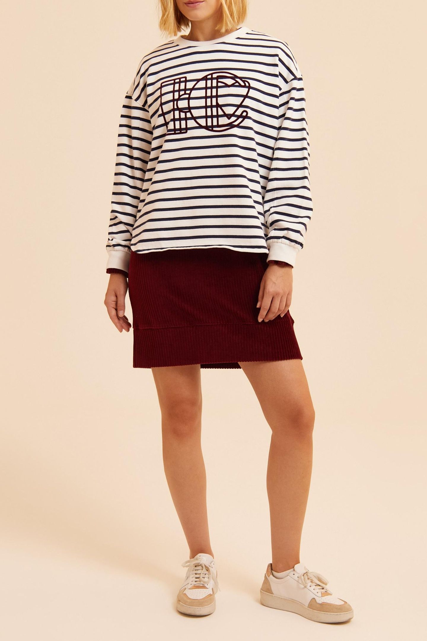 WHITE SWEATSHIRT NAVY BLUE STRIPES 2
