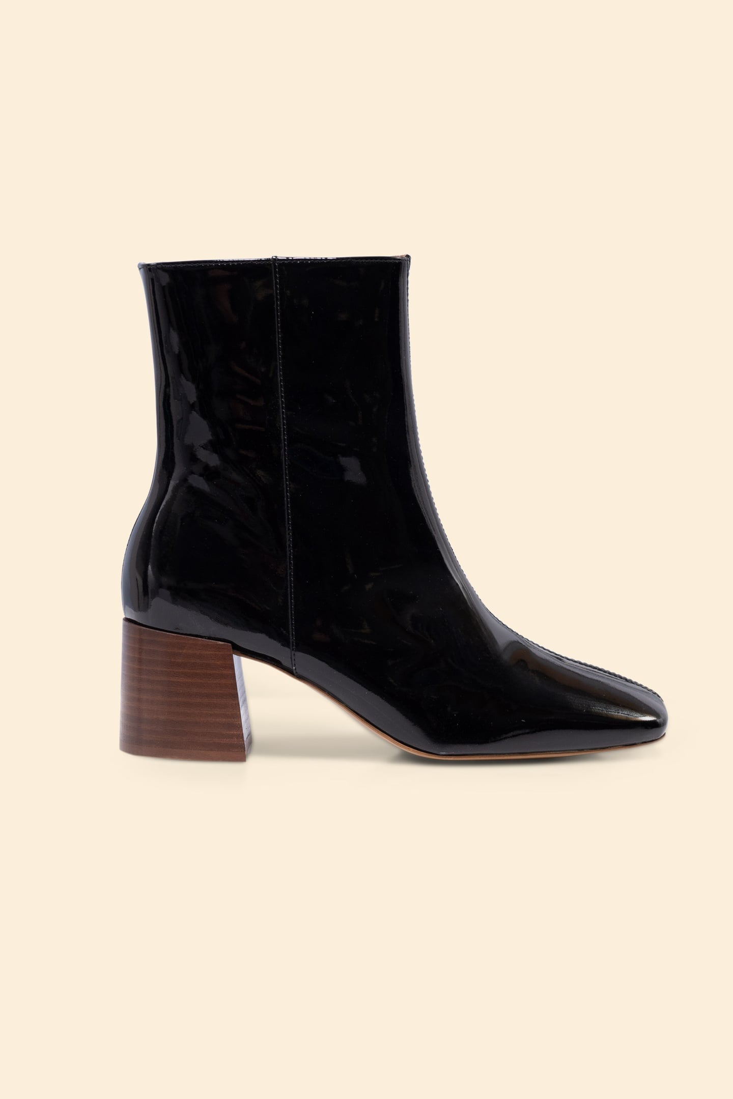 BLACK PATENT LEATHER HEELED BOOTS 1