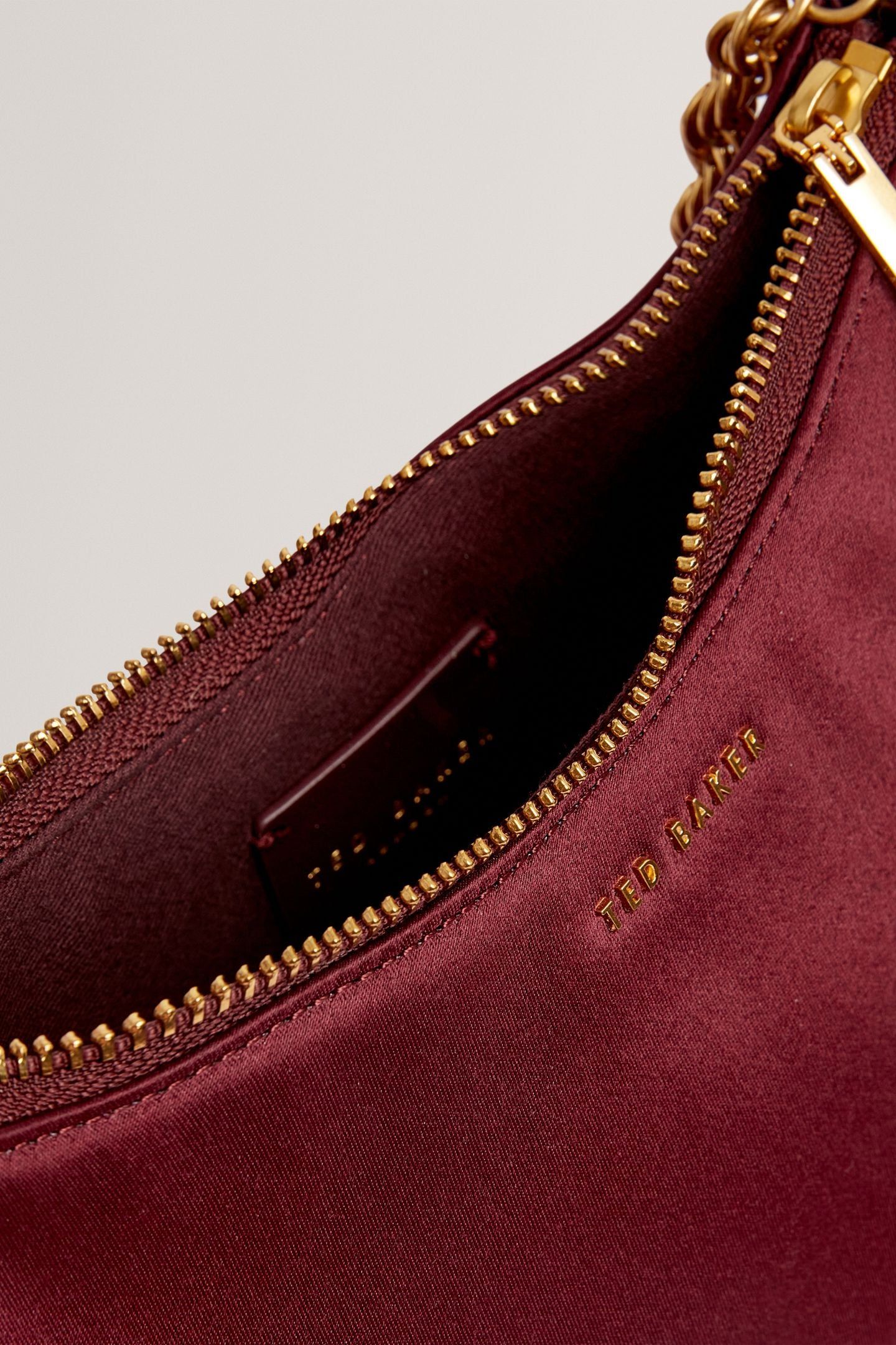 CHAIN DETAIL SATIN SHOULDER BAG WINE 3