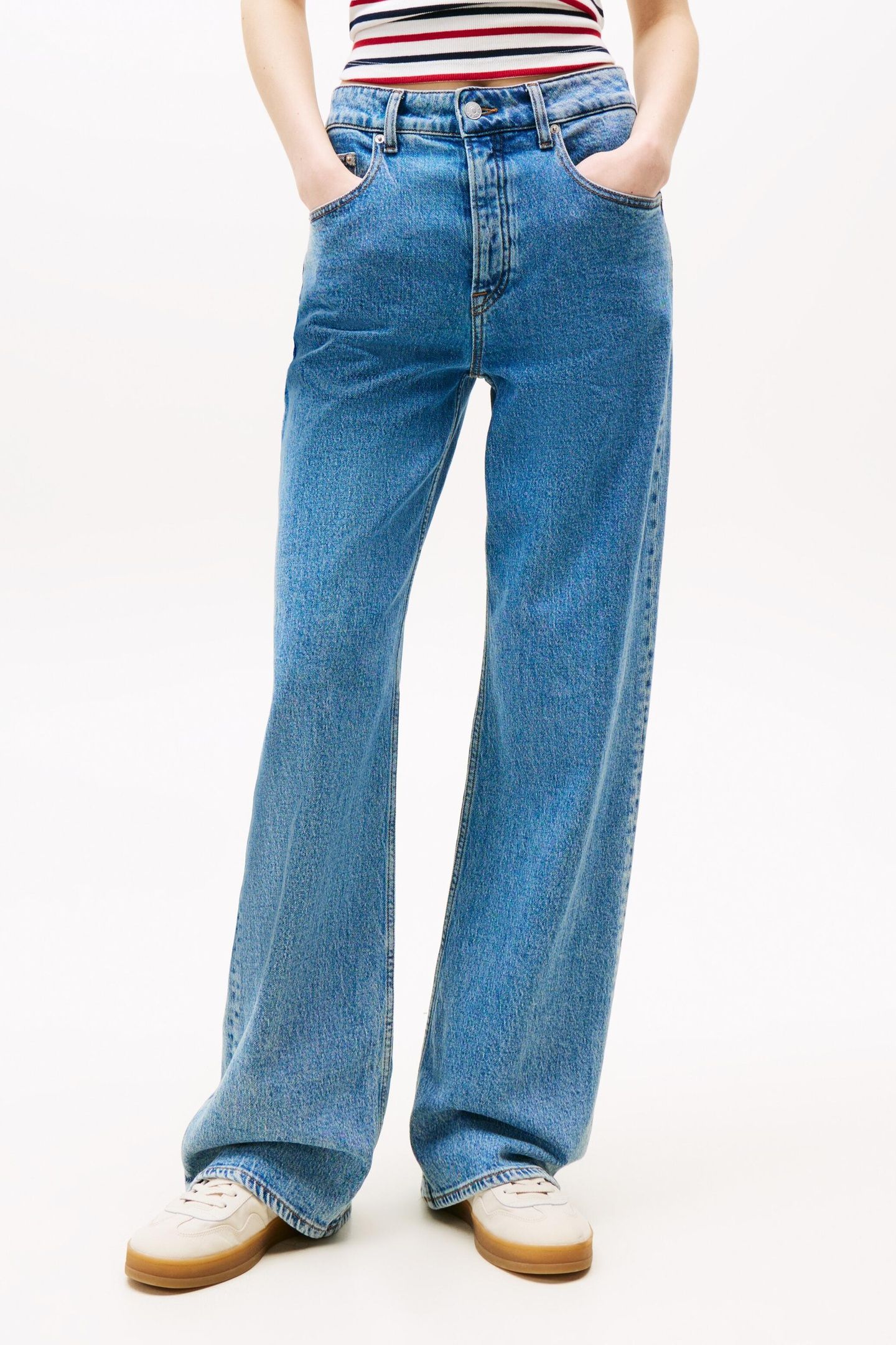 MIA MID RISE RELAXEDD STRAIGHT DENIM MID LIGHT BLUE 1
