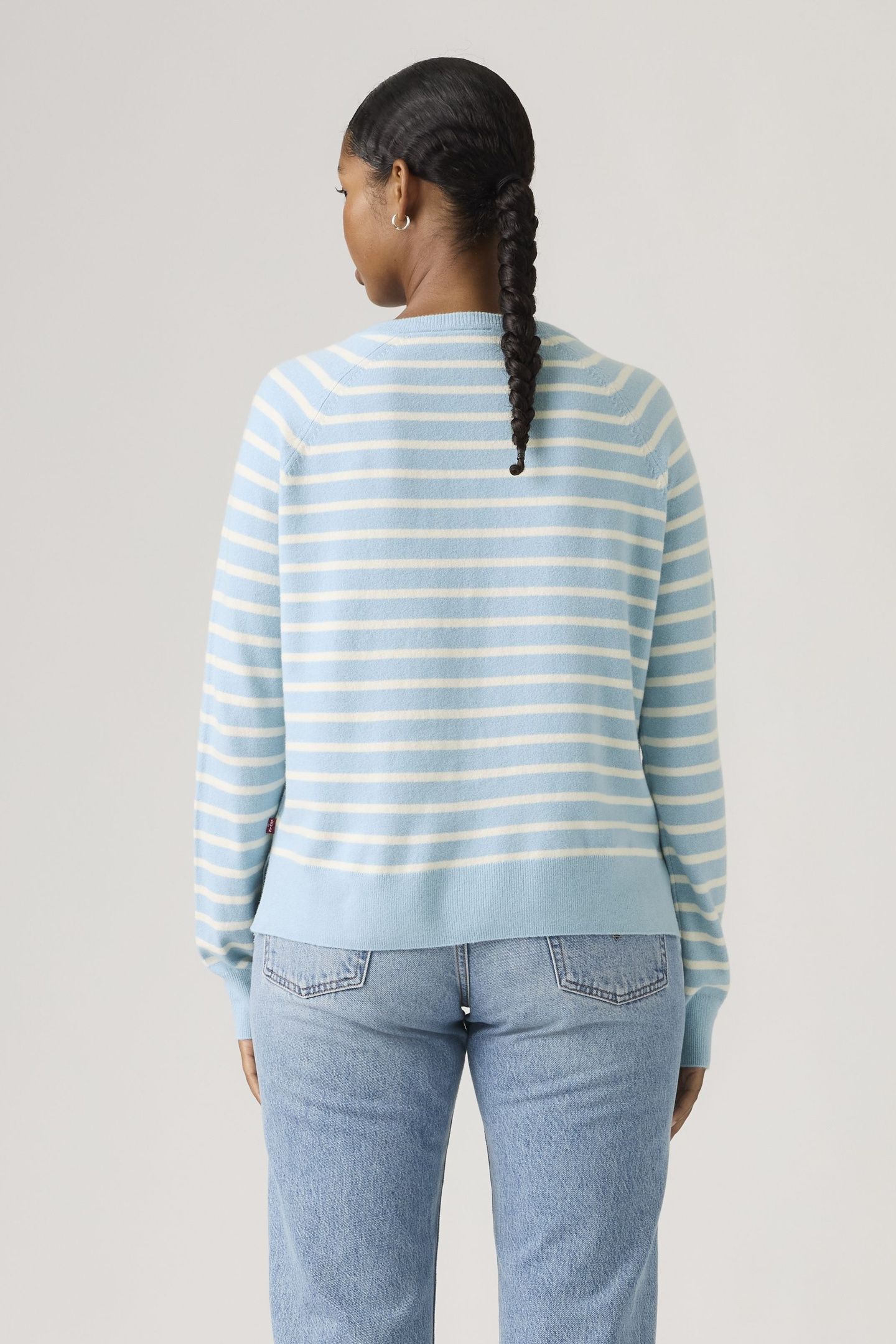 SUPERSOFT V-NECK PULLOVER SWEATER 2