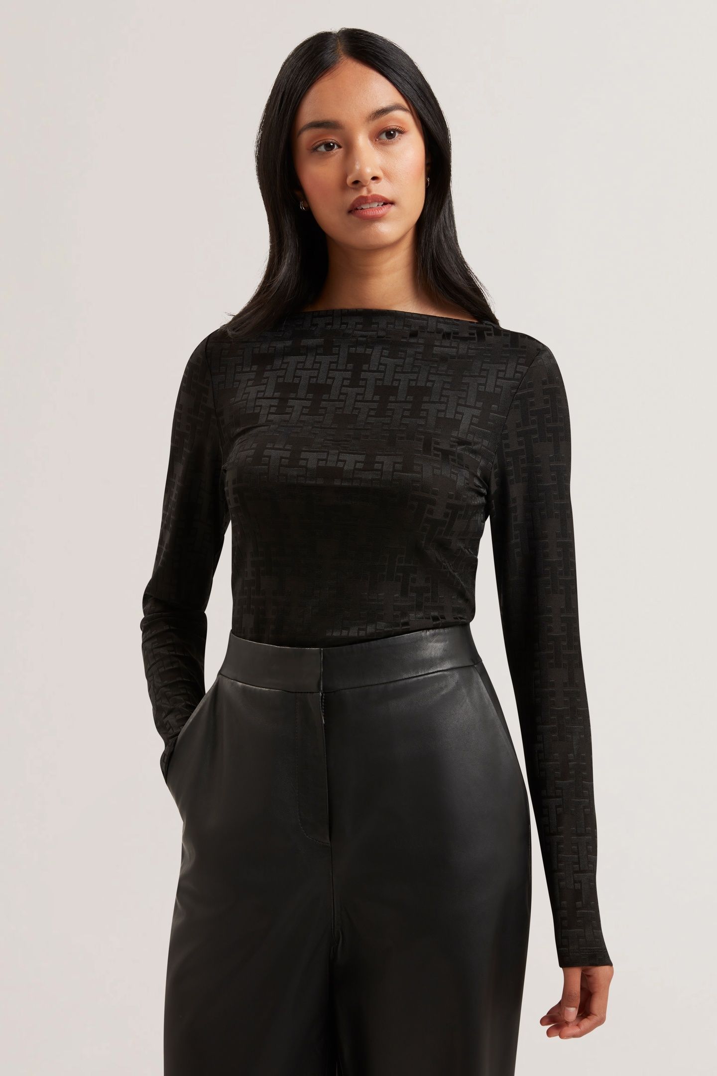 TALIHA JACQUARD T LONG SLEEVE FITTED BLACK 1