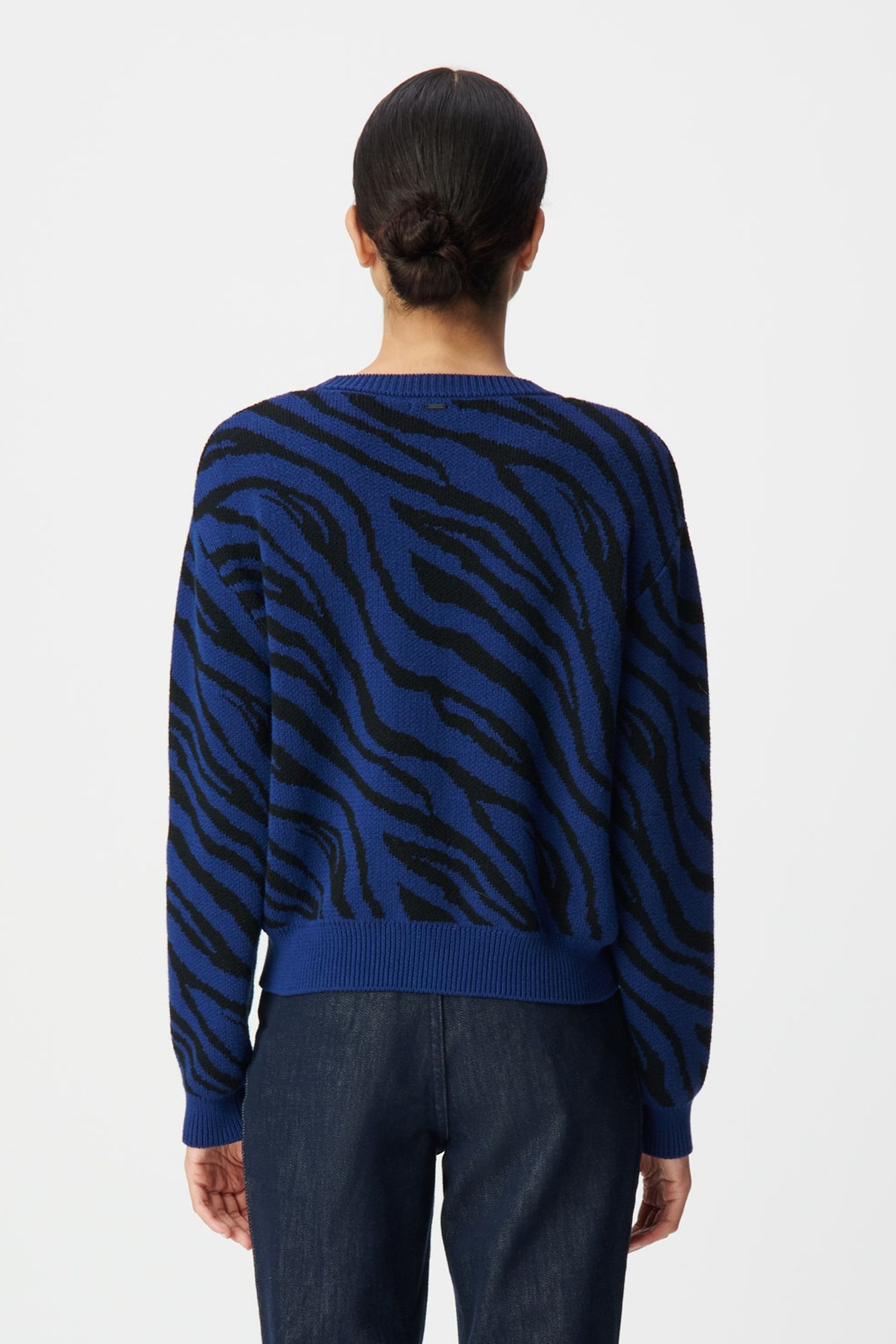 BLUE ZEBRA KNIT CROPPED WINTER SWEATER 2