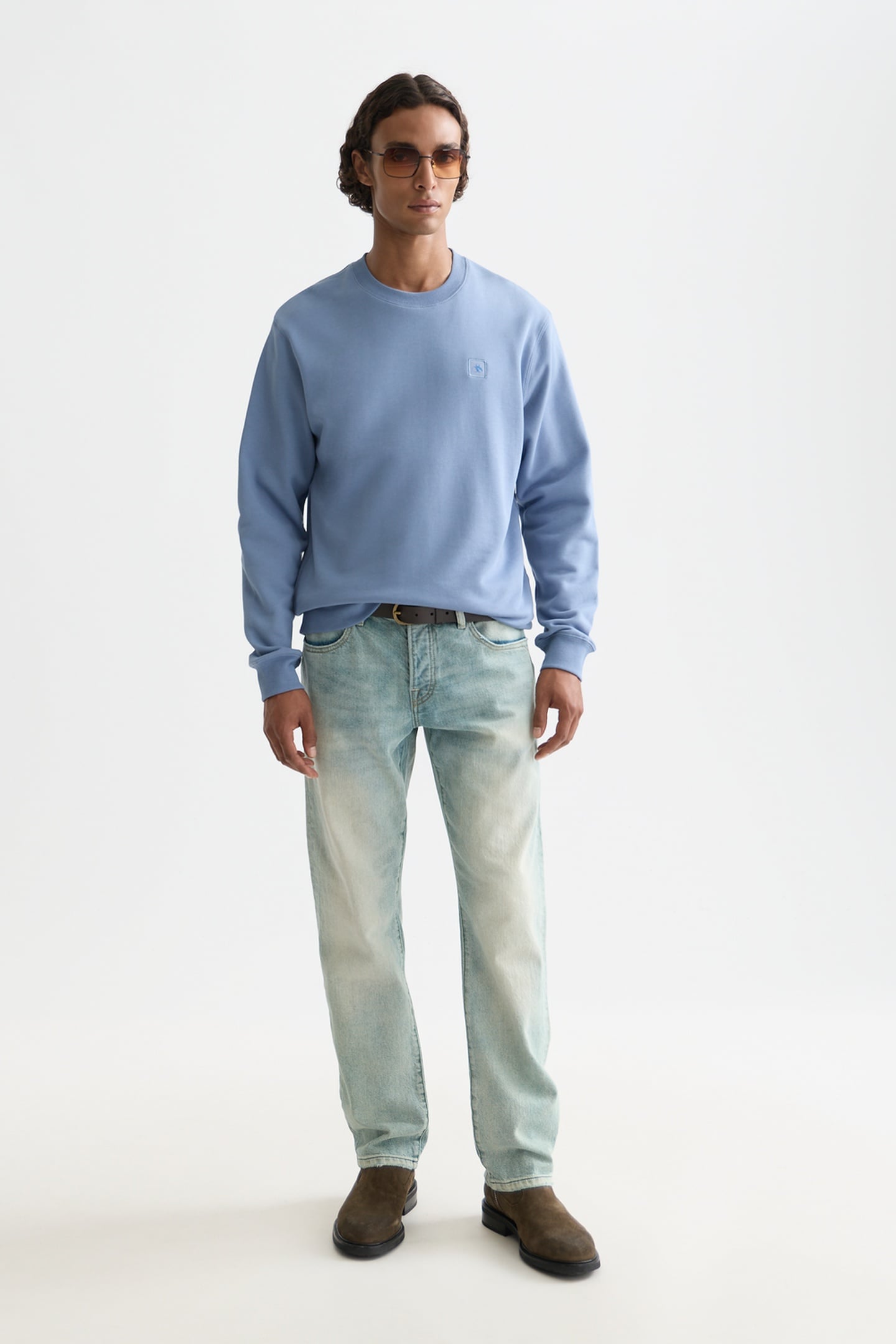SEASONAL CORE LOGO BADGE REGULAR-FIT SWEATSHIRT NAVY 3