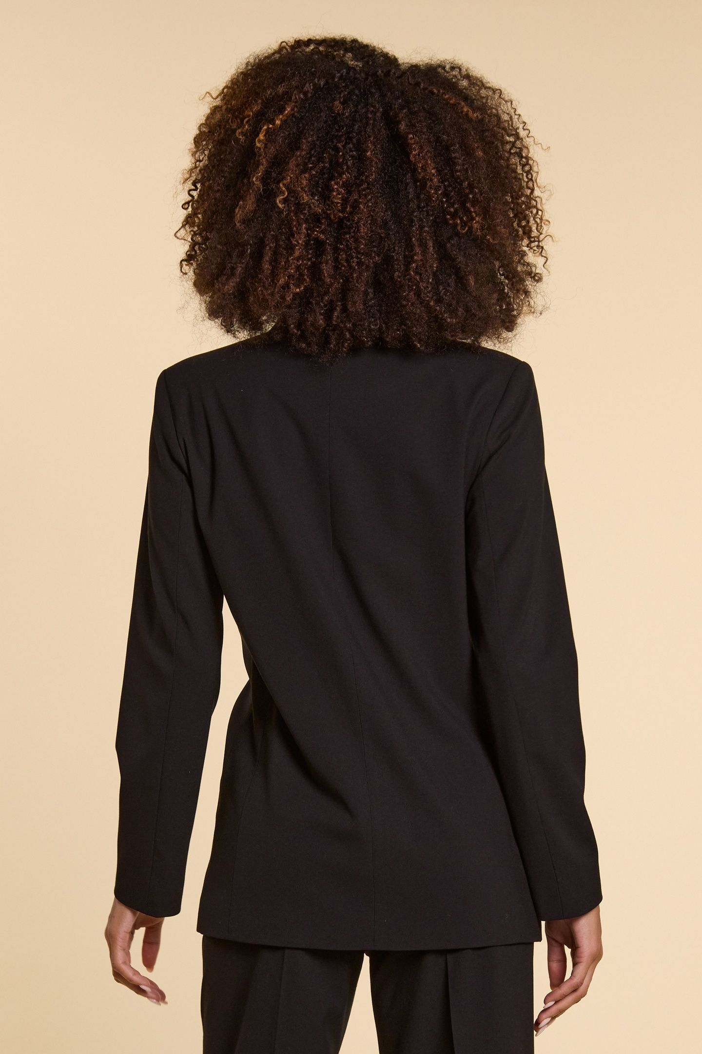 CHARCOAL HOUNDSTOOTH SUIT JACKET 2