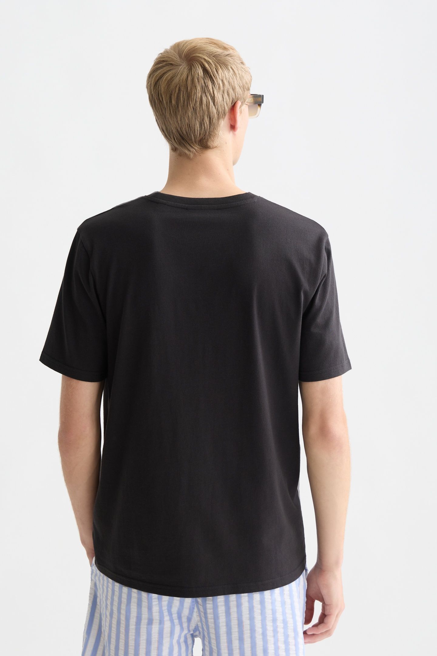 LEFT CHEST ARTWORK REGULAR-FIT T-SHIRT BLACK 2