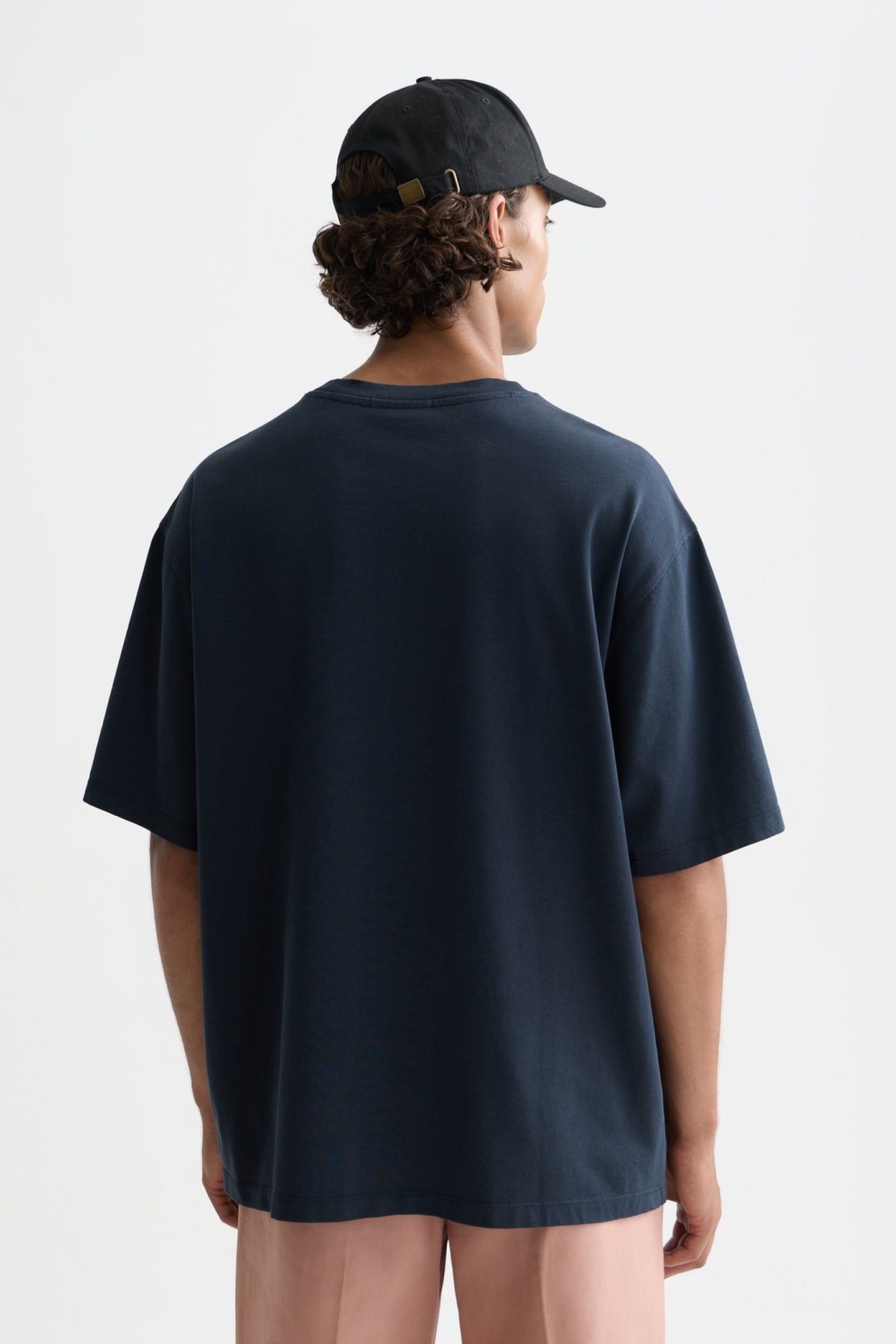 CROSS-STITCHED FRONT ARTWORK LOOSE-FIT T-SHIRT BLACK 2