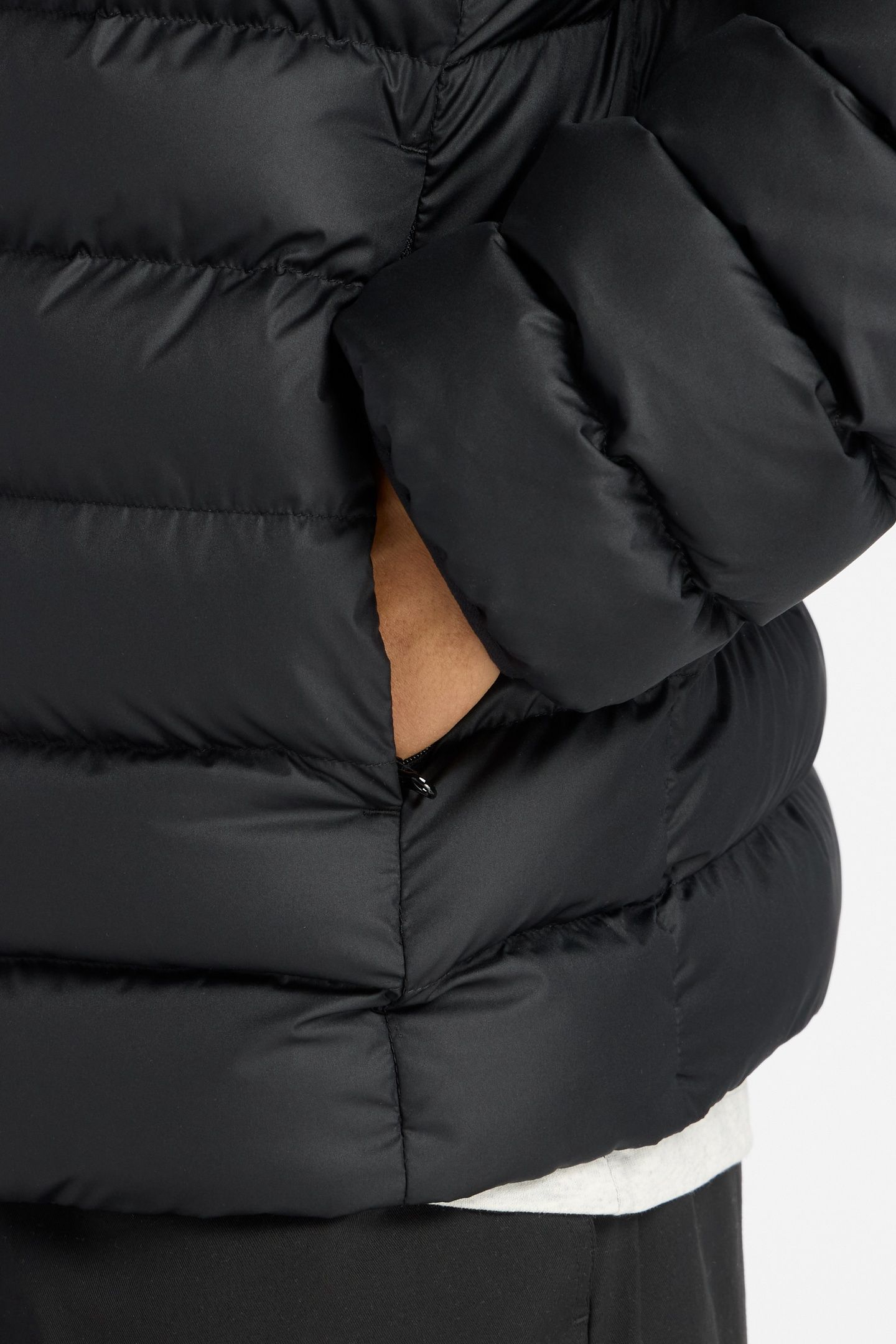SPORT ESSENTIALS HOODED PUFFER BLACK 4