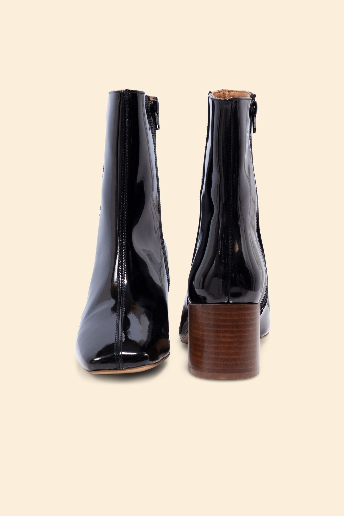 BLACK PATENT LEATHER HEELED BOOTS 4