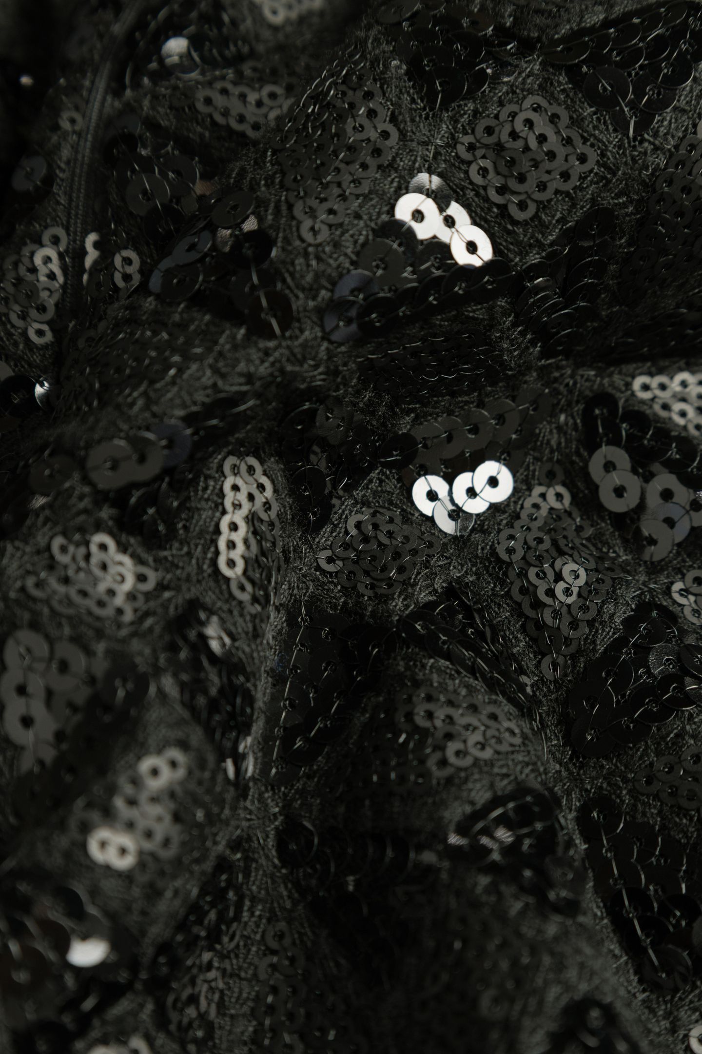 BLACK SKIRT WITH GRAPHIC SEQUIN EMBROIDERY 6