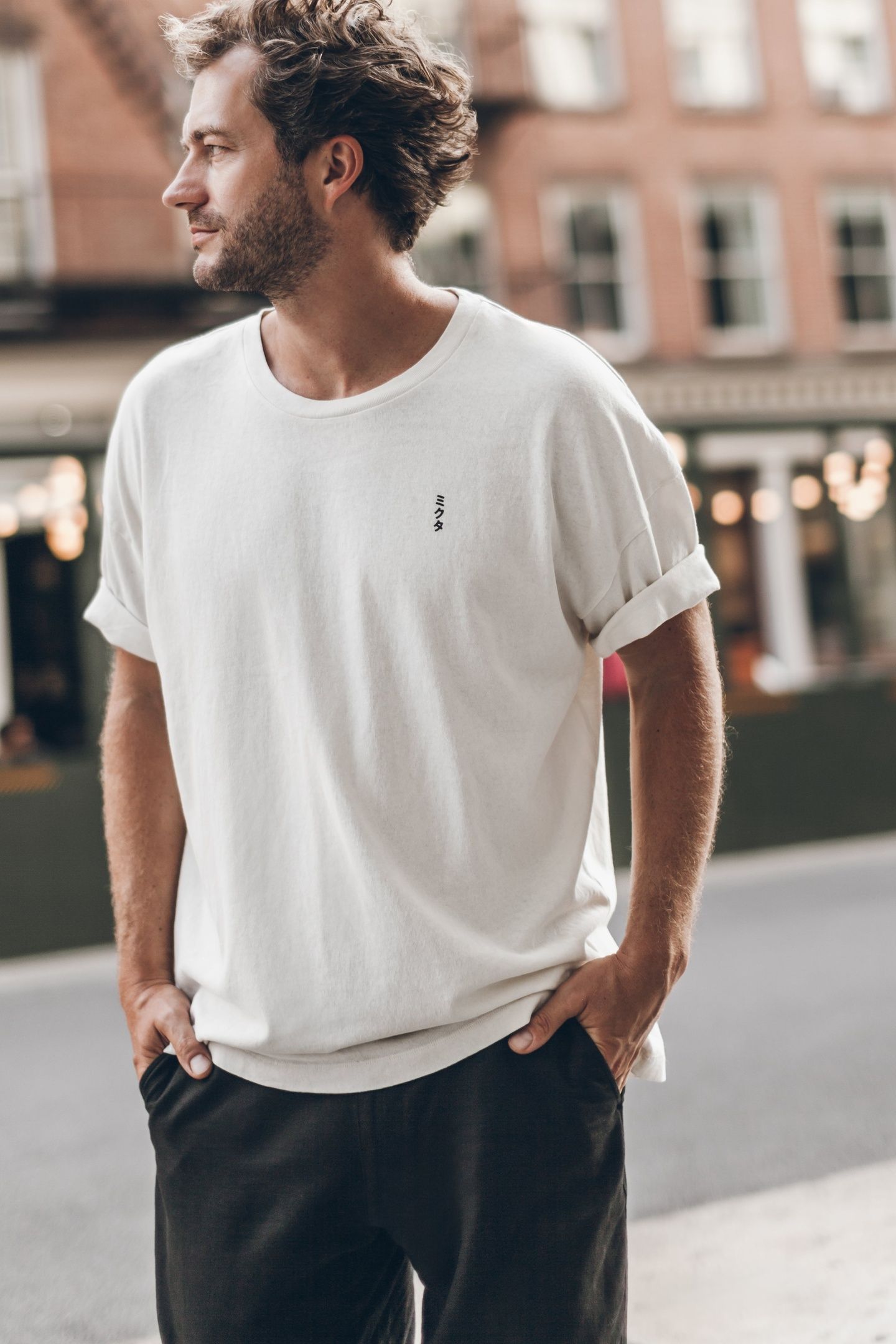 THE OFF WHITE LEO VINTAGE UNISEX T-SHIRT 2