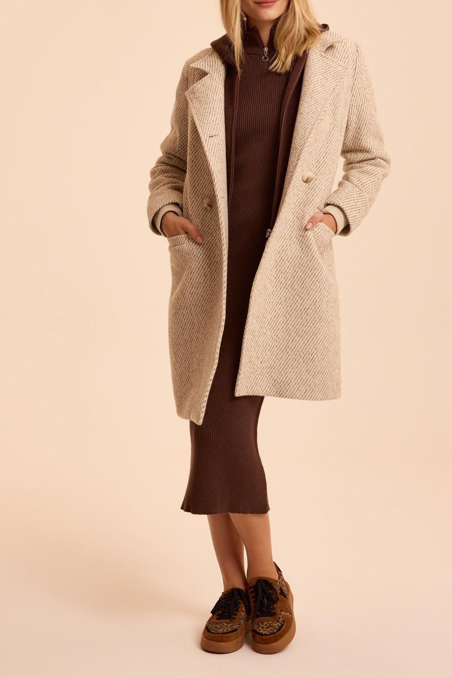 BROWN RIBBED KNIT TUBE DRESS 4