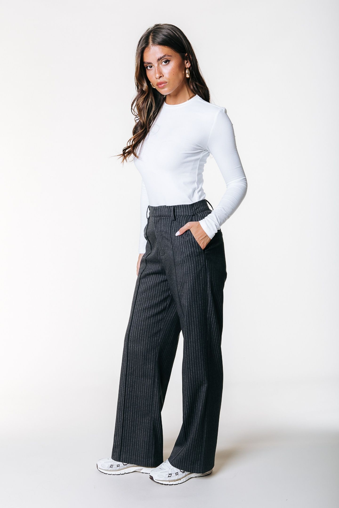 RUS PINSTRIPE PINTUCK STRAIGHT PANTS BLACK 1