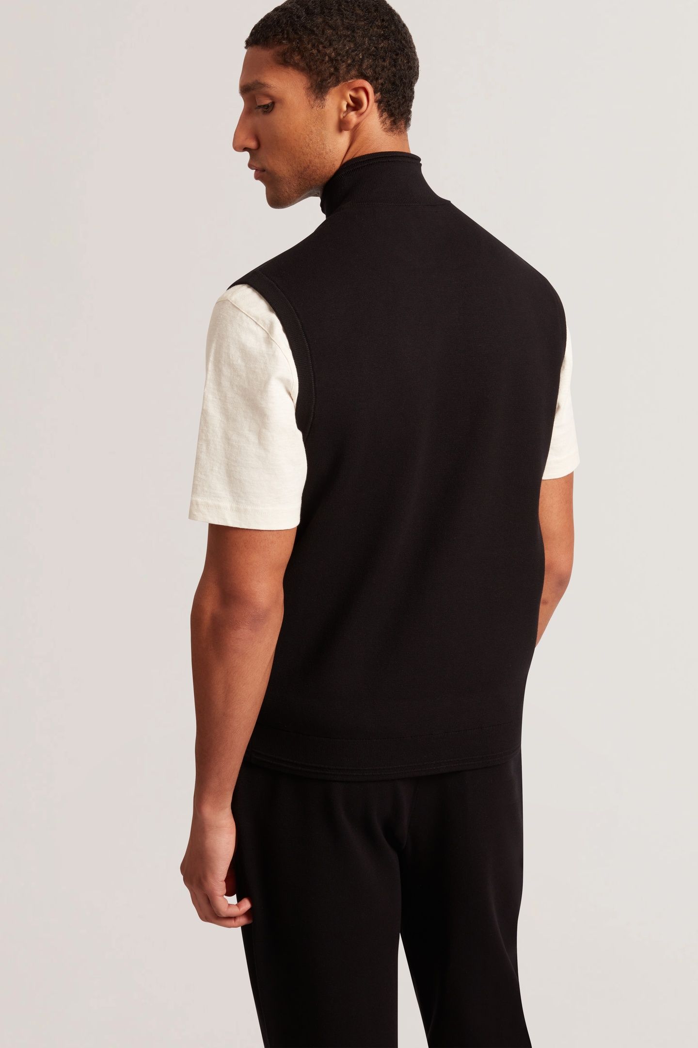 TERINCE ZIP THROUGH FUNNEL NECK GILE BLACK 2