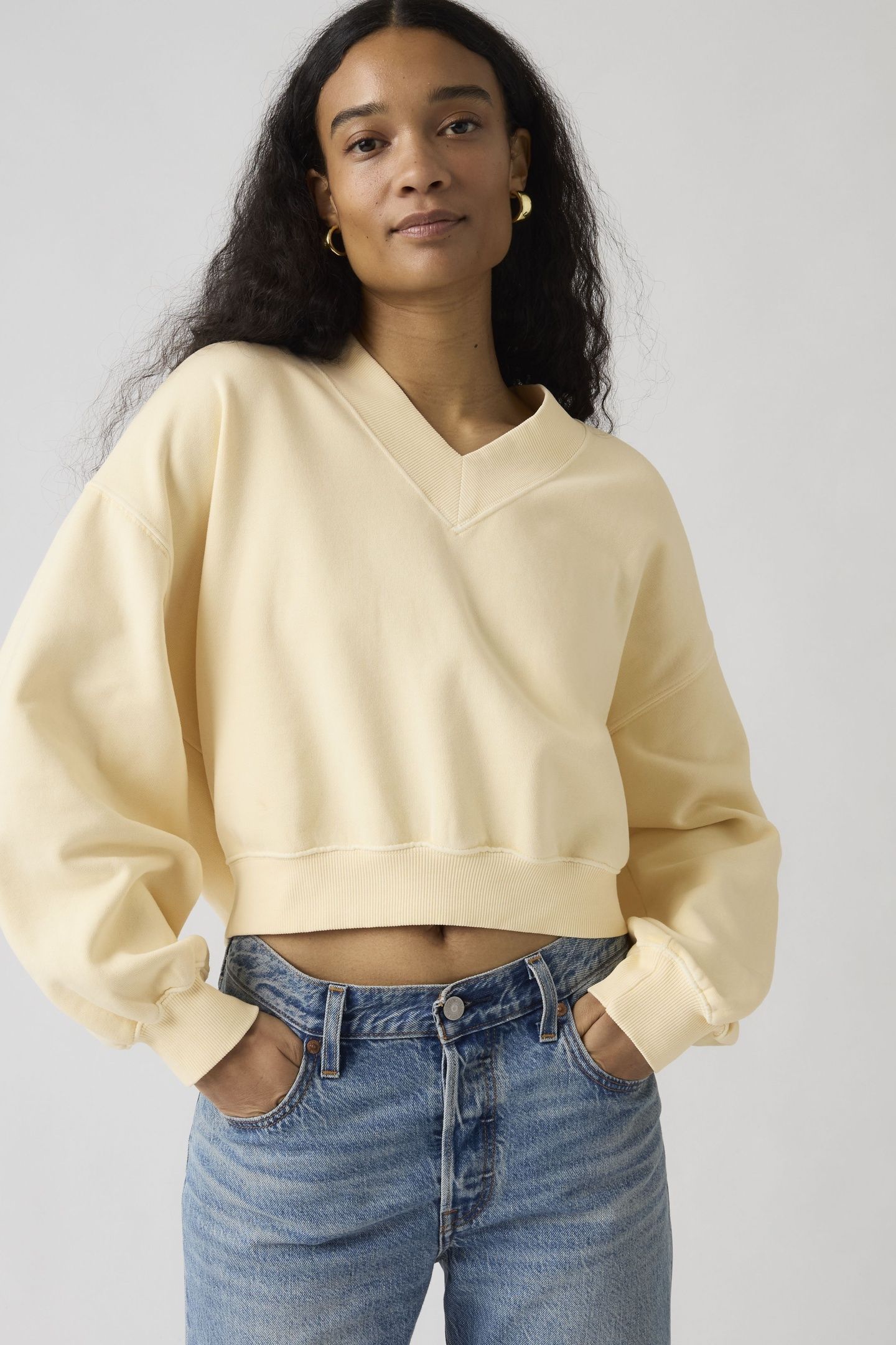 VINTAGE V-NECK SWEATSHIRT 3
