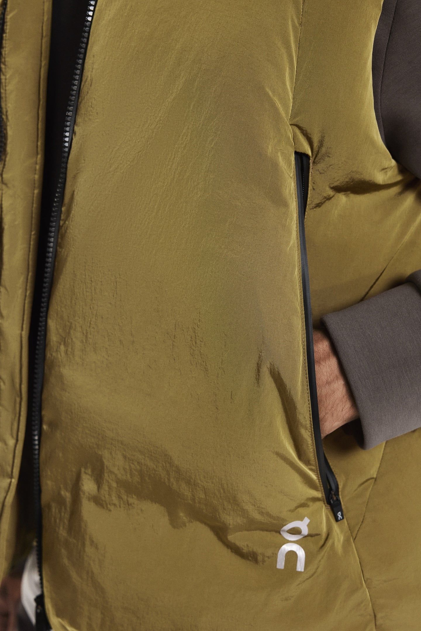 ALL-DAY PUFFER VEST 1 NUTMEG 8