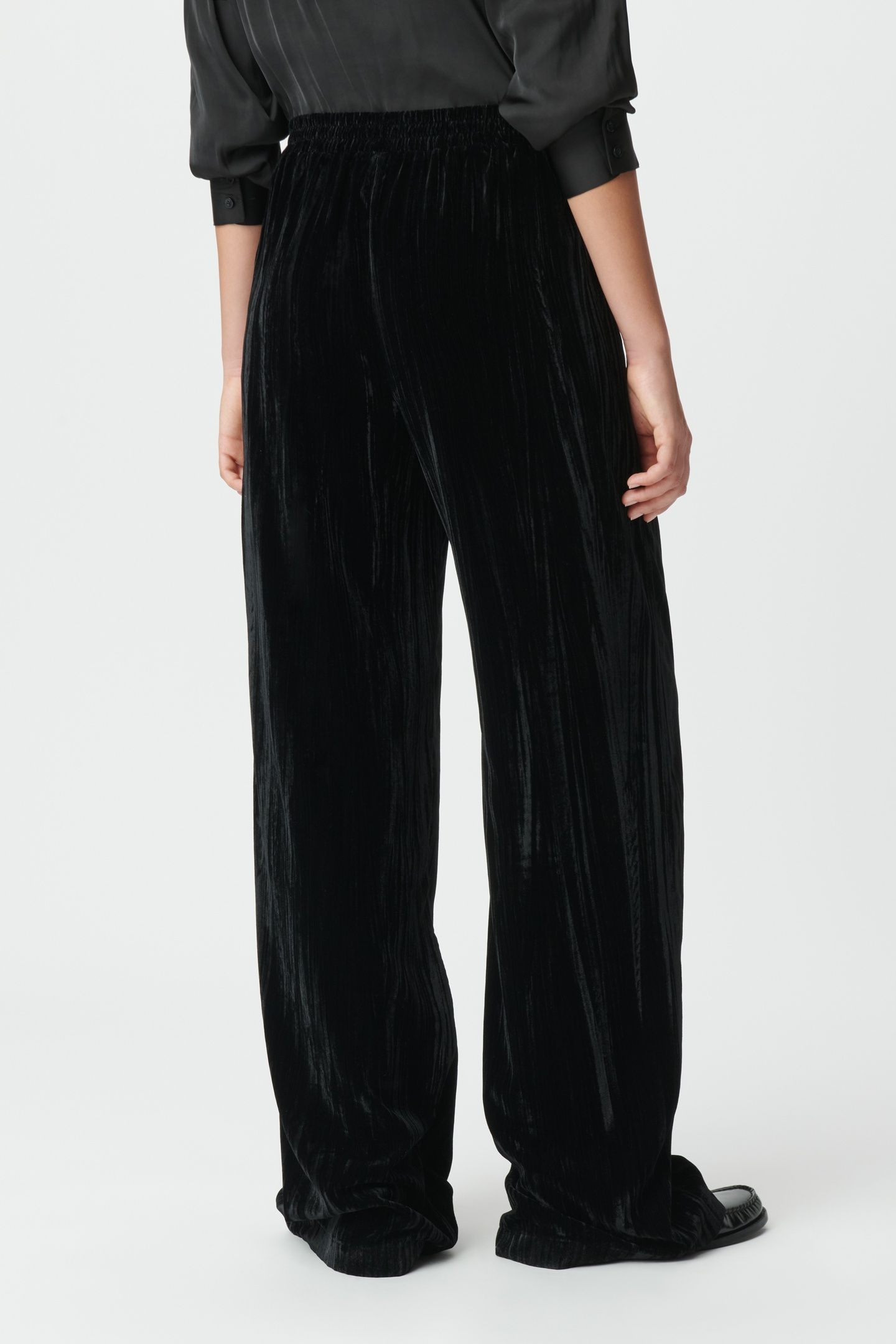 BLACK CRUSHED VELVET WIDE-LEG TROUSERS 2