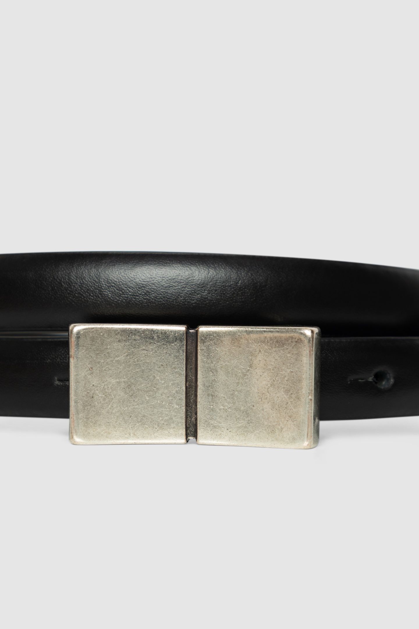 BLACK LEATHER SLIM BELT WITH PRESS BUCKLE 2