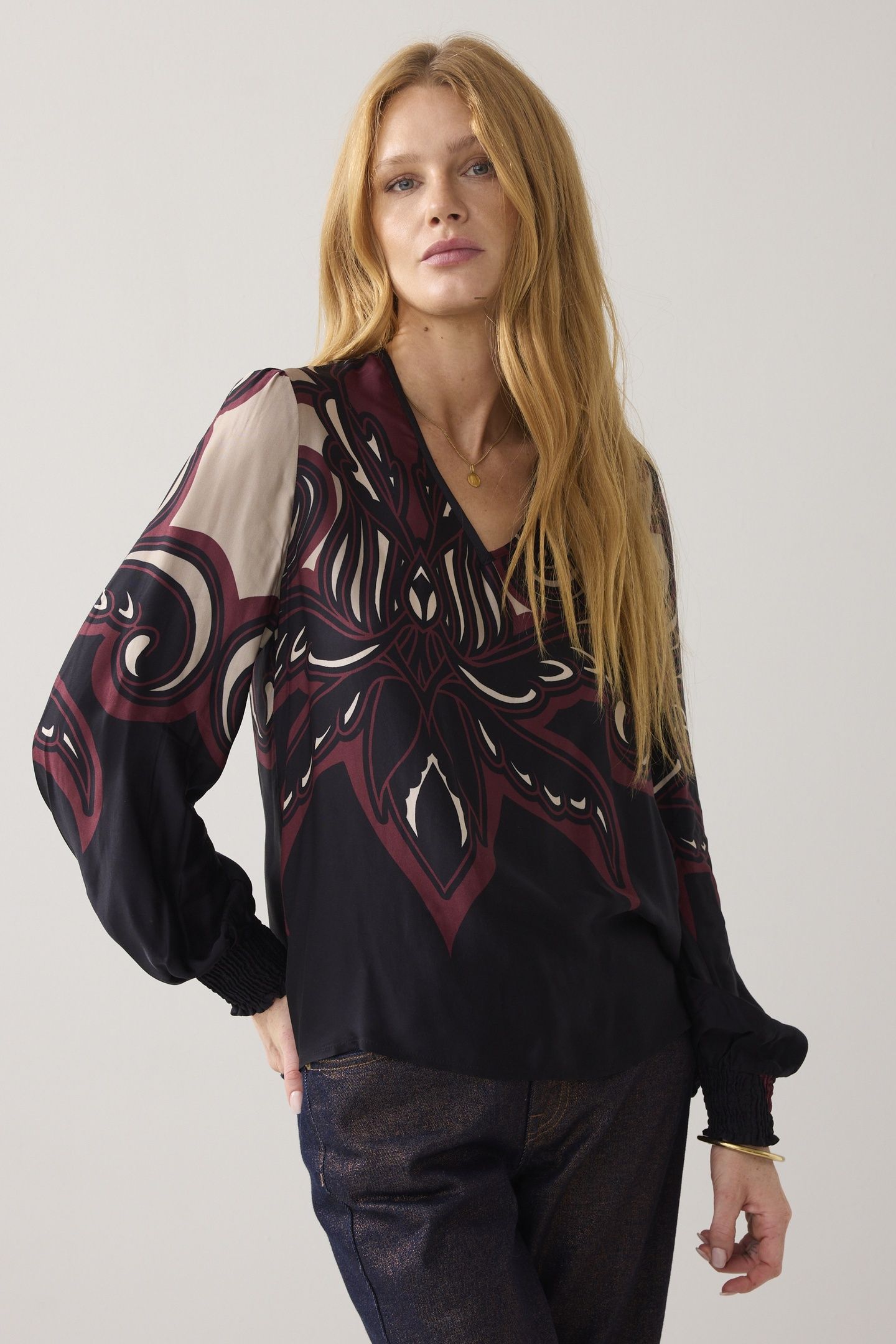 TOP V NECK ORNAMENT PRINT TOPS PRINTS 1
