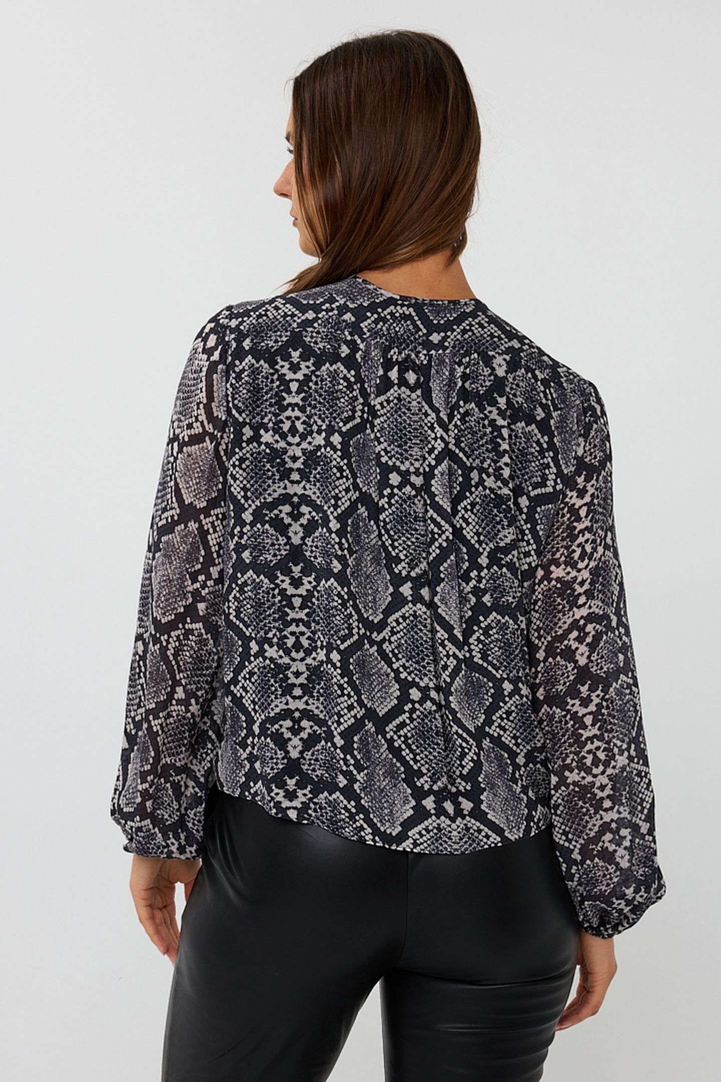 BLOUSE GATHERING CITY SNAKE PRINT 3