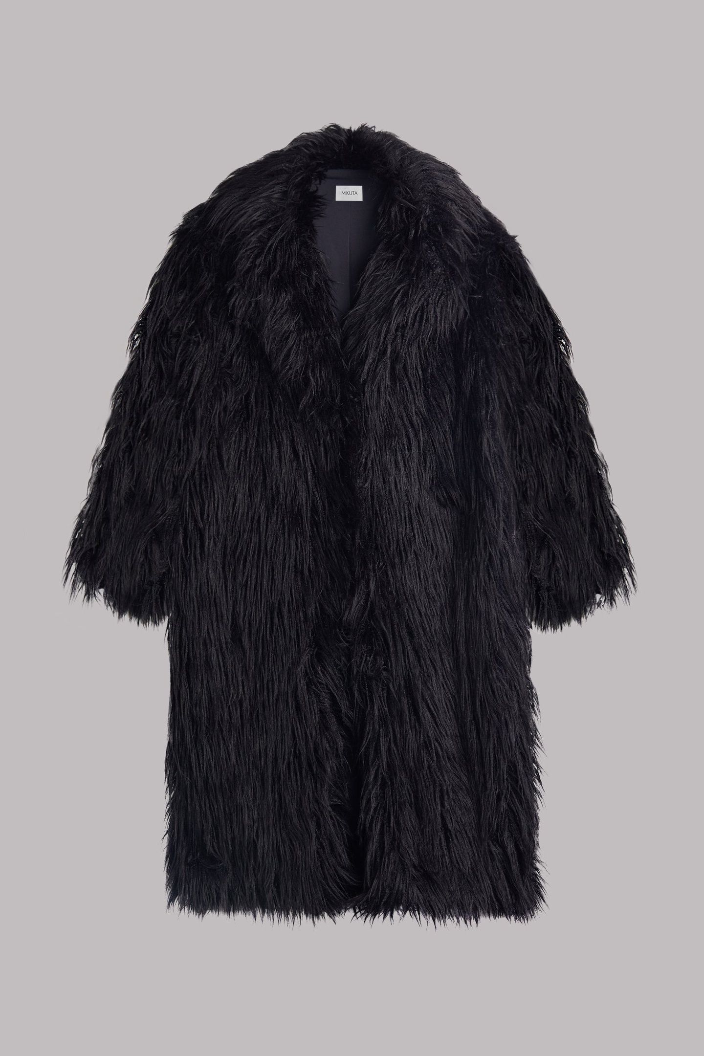 THE BLACK FLUFFY COAT 3