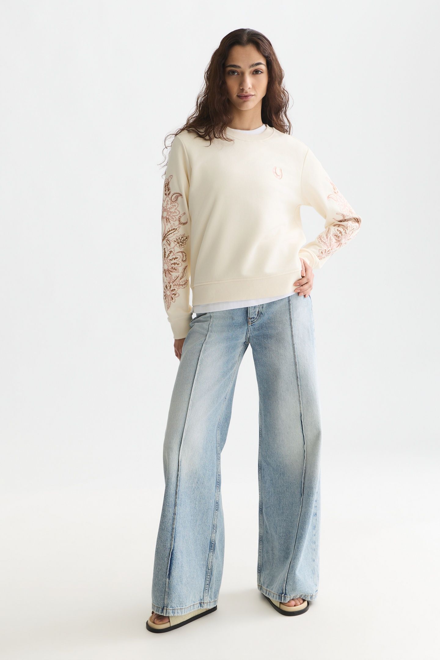 EMBROIDERED REGULAR-FIT SWEATSHIRT EGGNOG 3