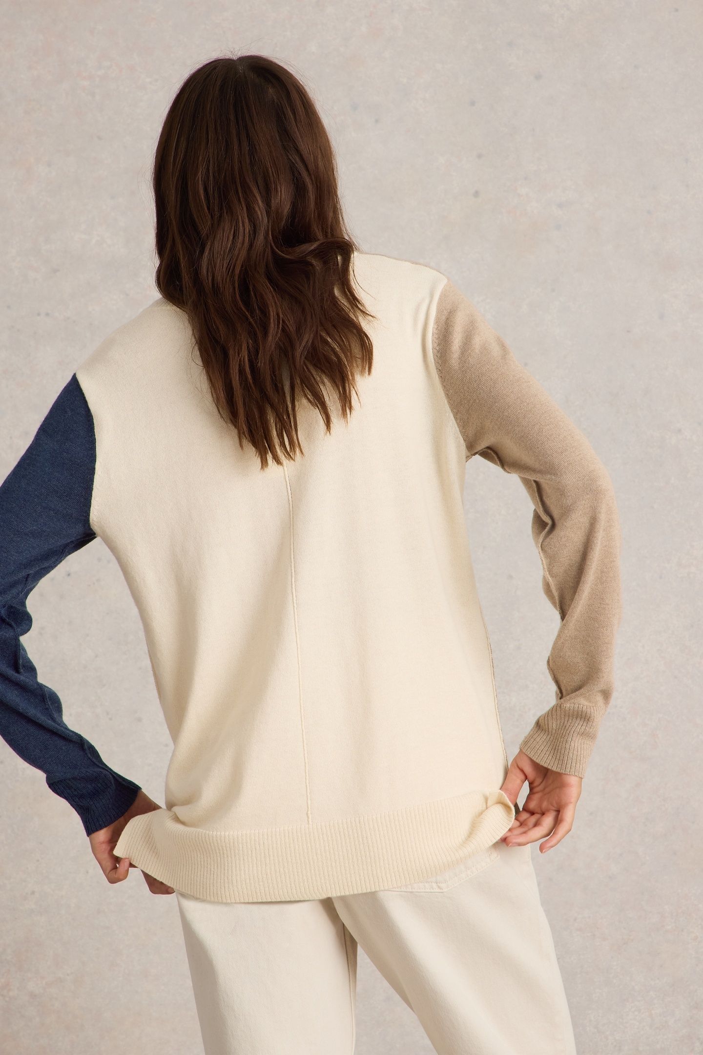 MAGGIE V NECK JUMPER NAT MLT 2